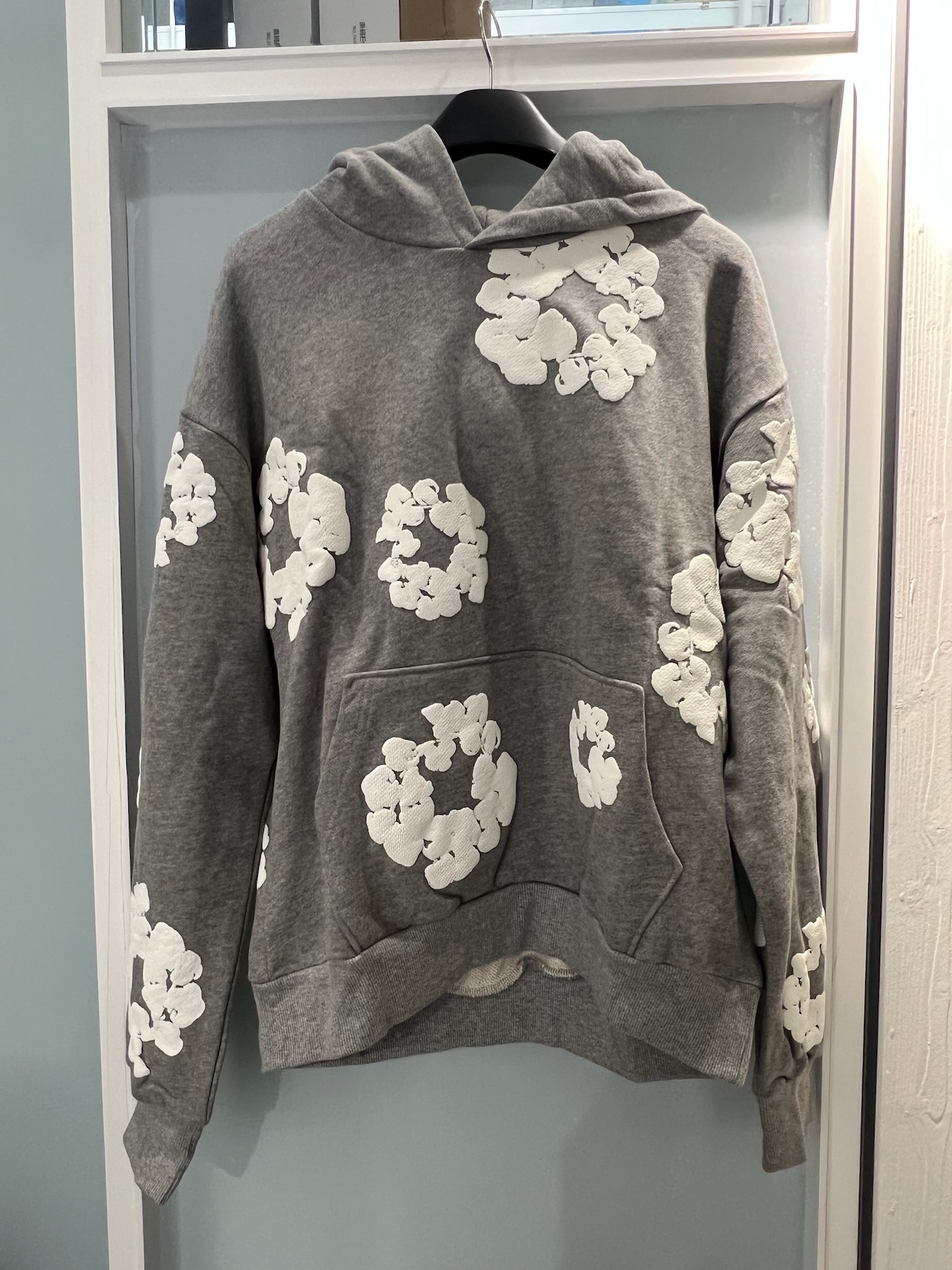 Denim Tears The Cotton Wreath Sweatshirt Grey 착용 스타일 - 4