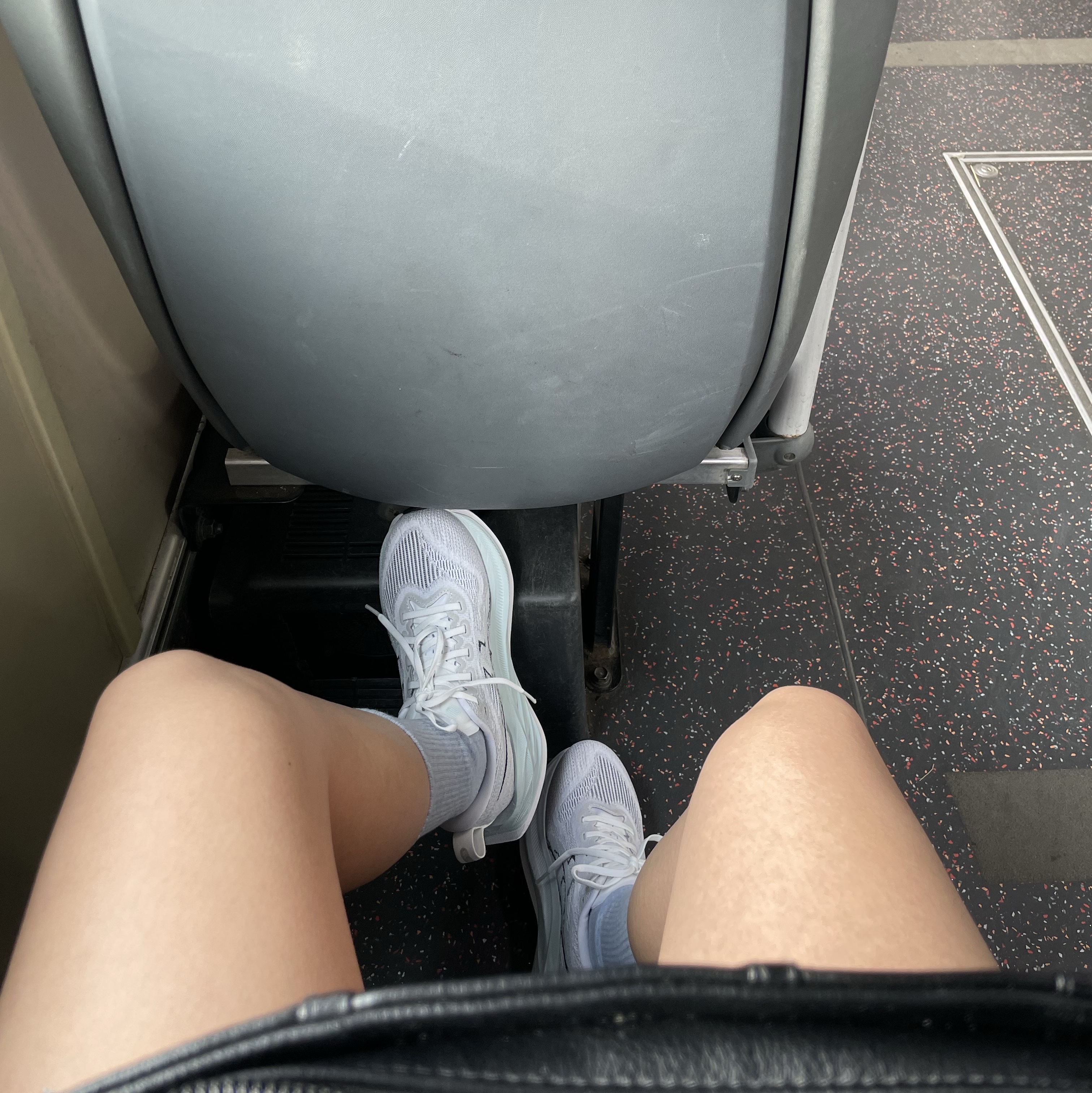Asics Superblast 2 White Cool Grey 착용 스타일