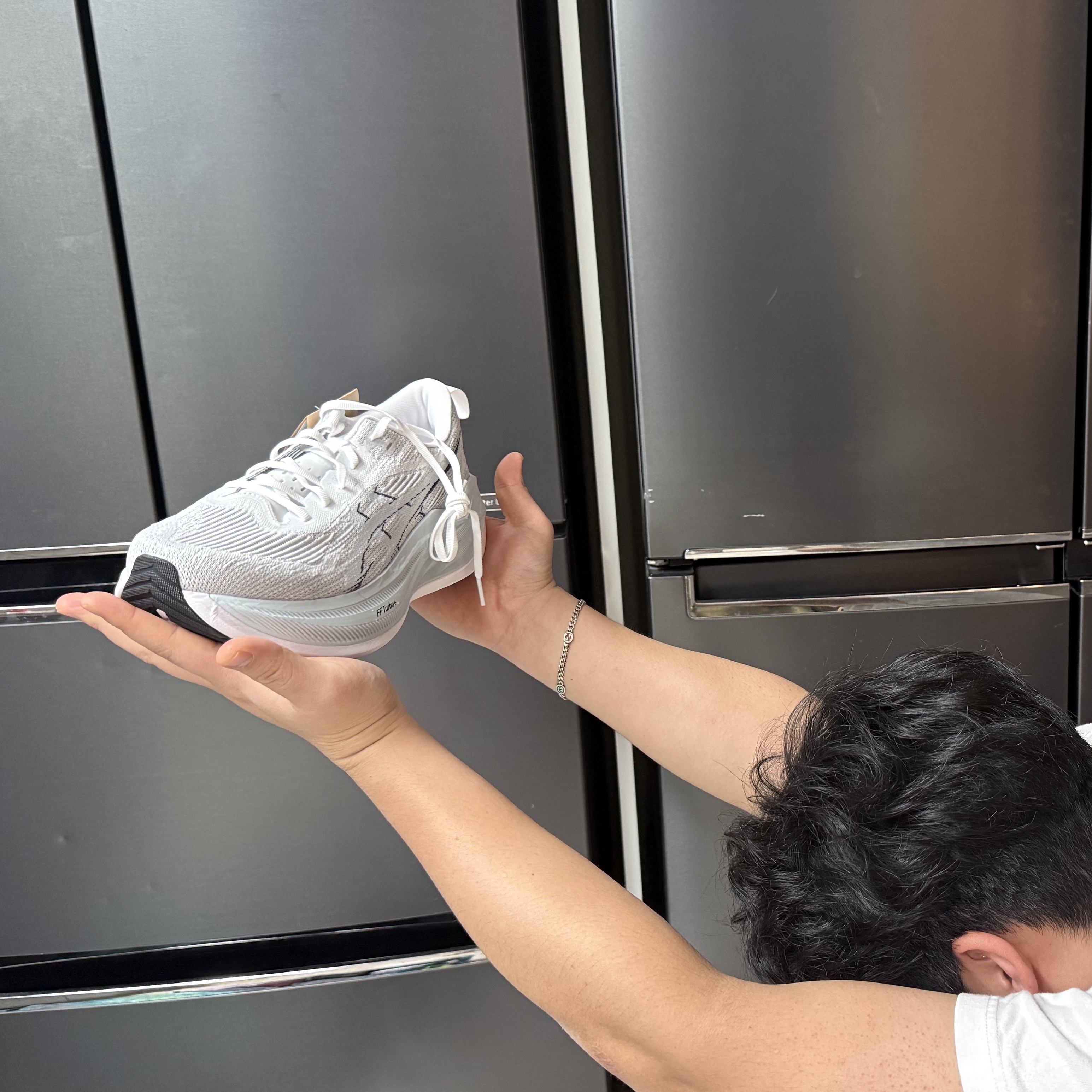 Asics Superblast 2 White Cool Grey 착용 스타일