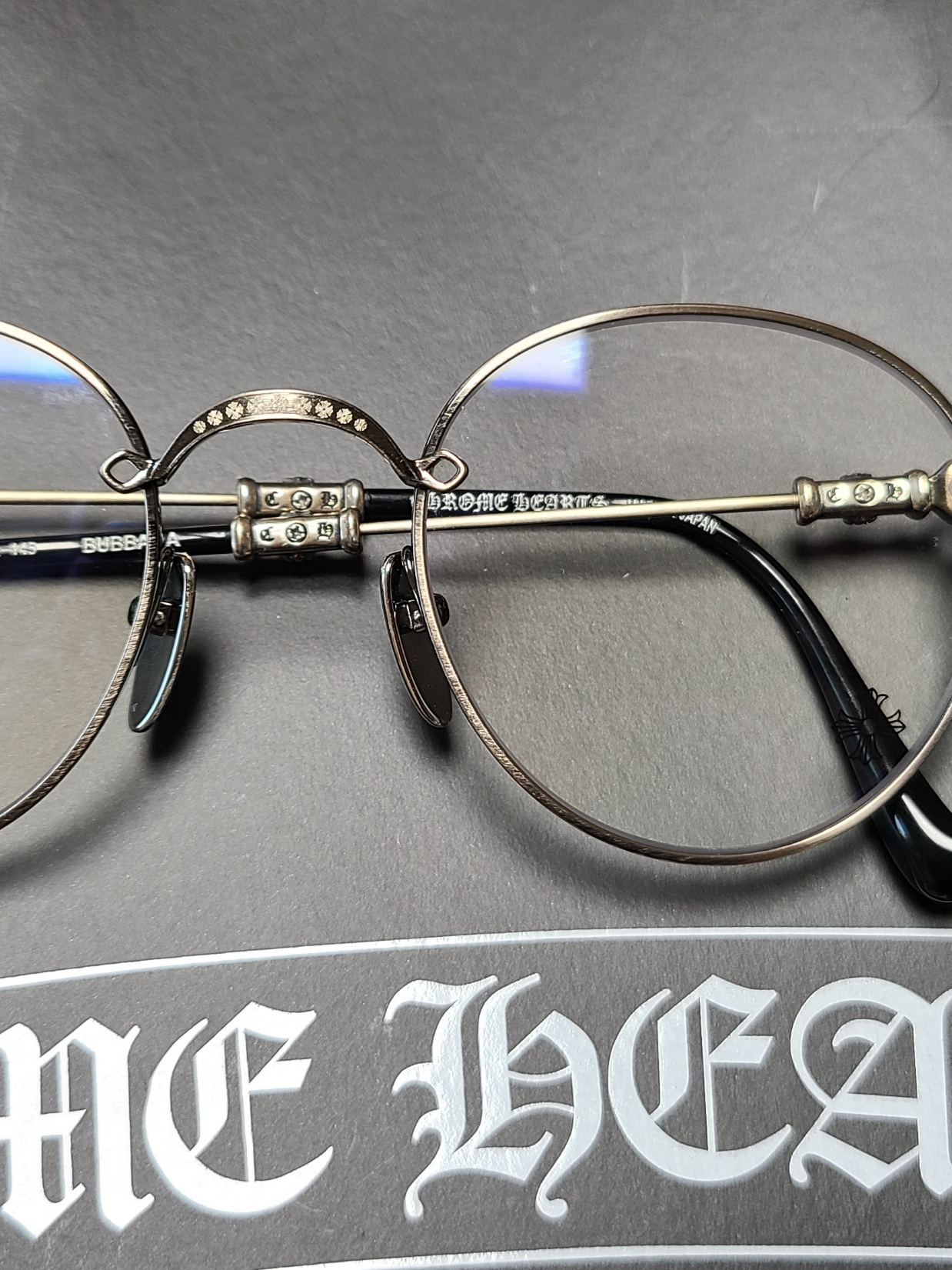 Chrome Hearts Bubba-A Antique Silver Black Plastic, Alexander McQueen Skull Leather Bracelet Black 착용 스타일 - 5