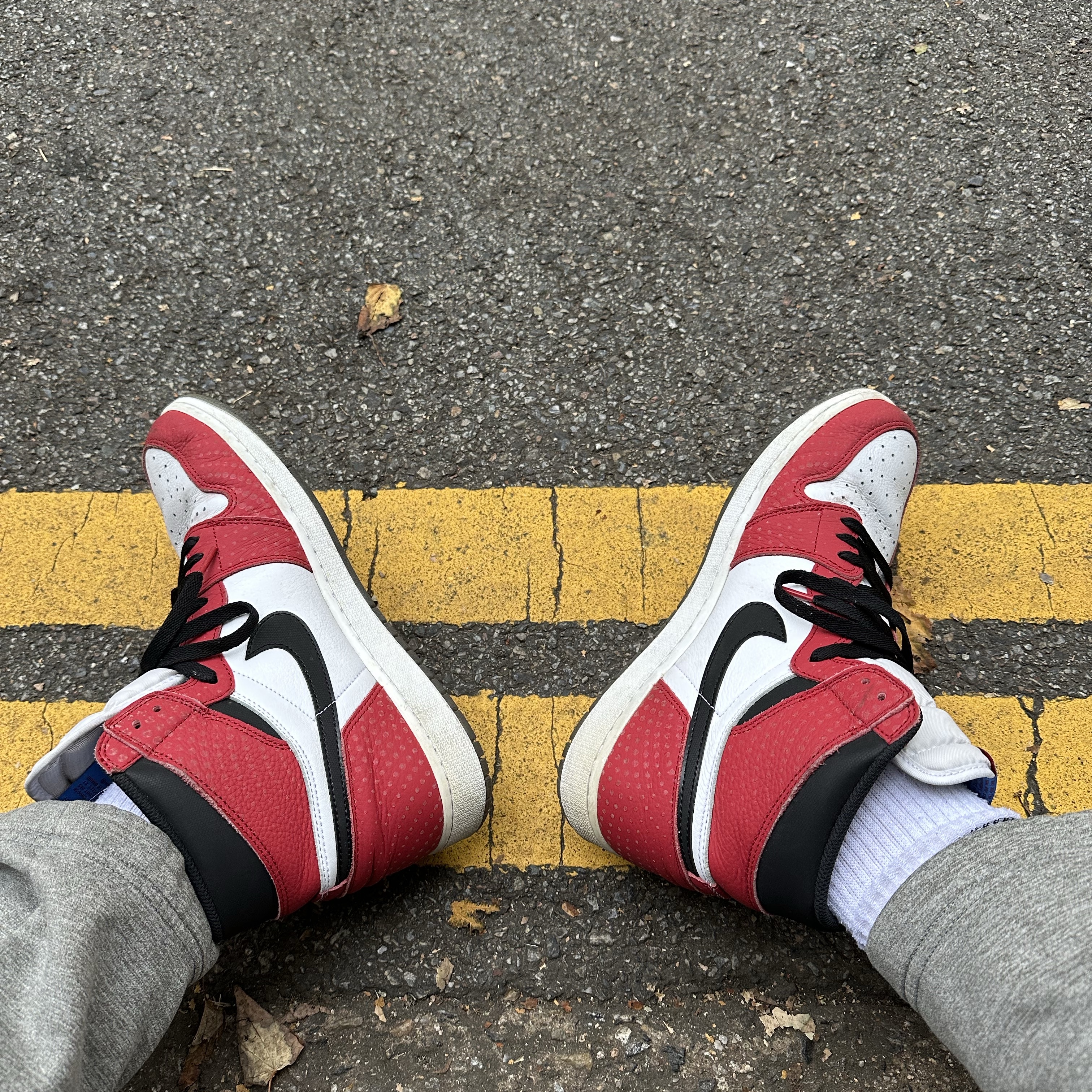 Jordan 1 Retro High Spider-Man Origin Story 착용 스타일 - 2
