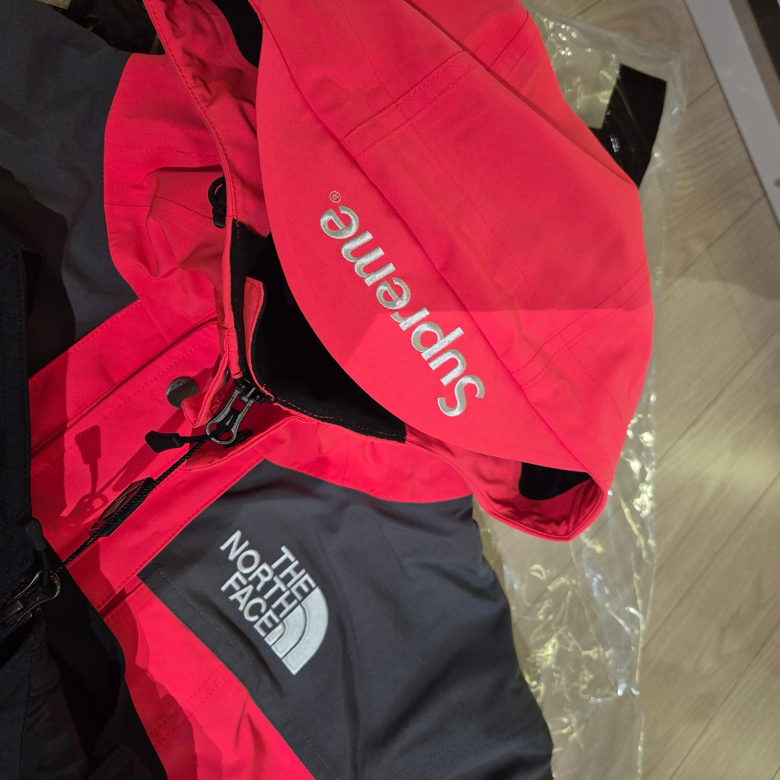 Supreme x The North Face RTG Jacket + Vest Red - 20SS 착용 스타일 - 3