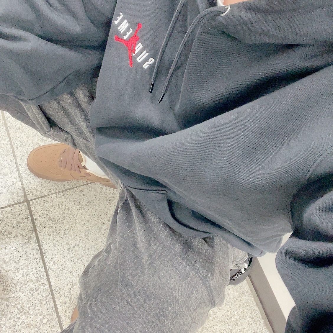 Supreme x Jordan Hooded Sweatshirt Black - 24FW, (W) Nike Air Force 1 '07 Cacao Wow 착용 스타일
