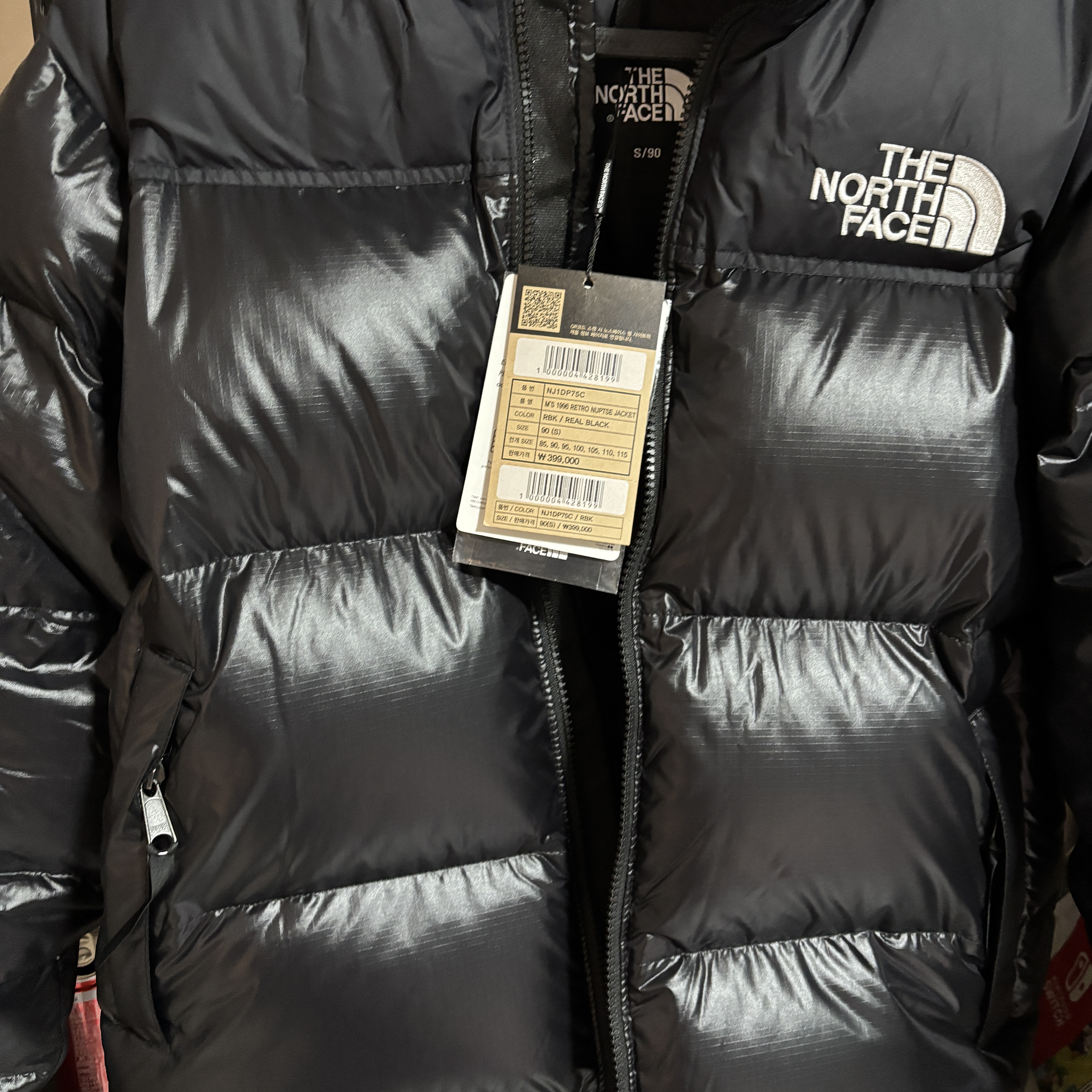 The North Face 1996 Eco Nuptse Jacket Real Black 착용 스타일