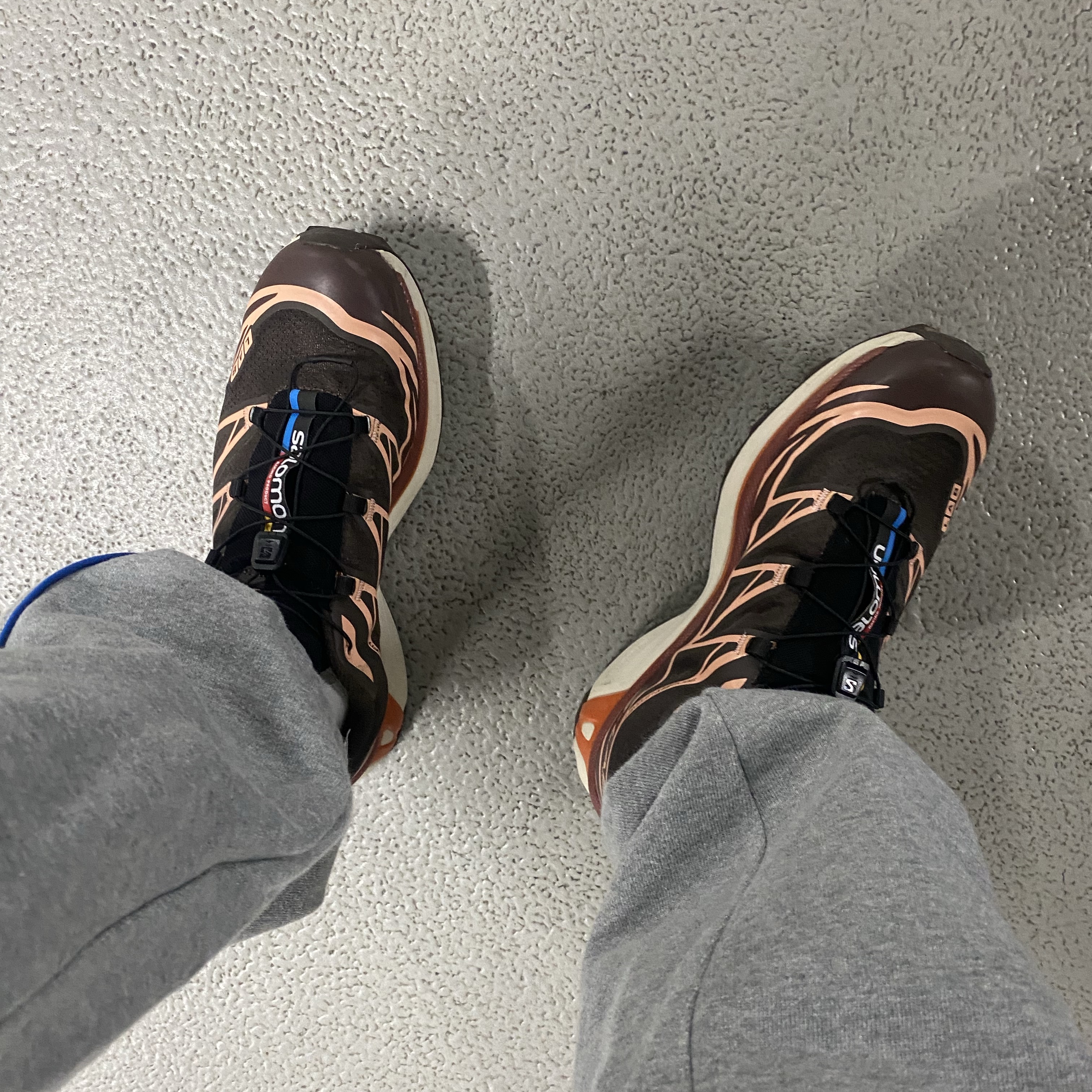 Salomon XT-6 Delicioso Chocolate Fondant 착용 스타일