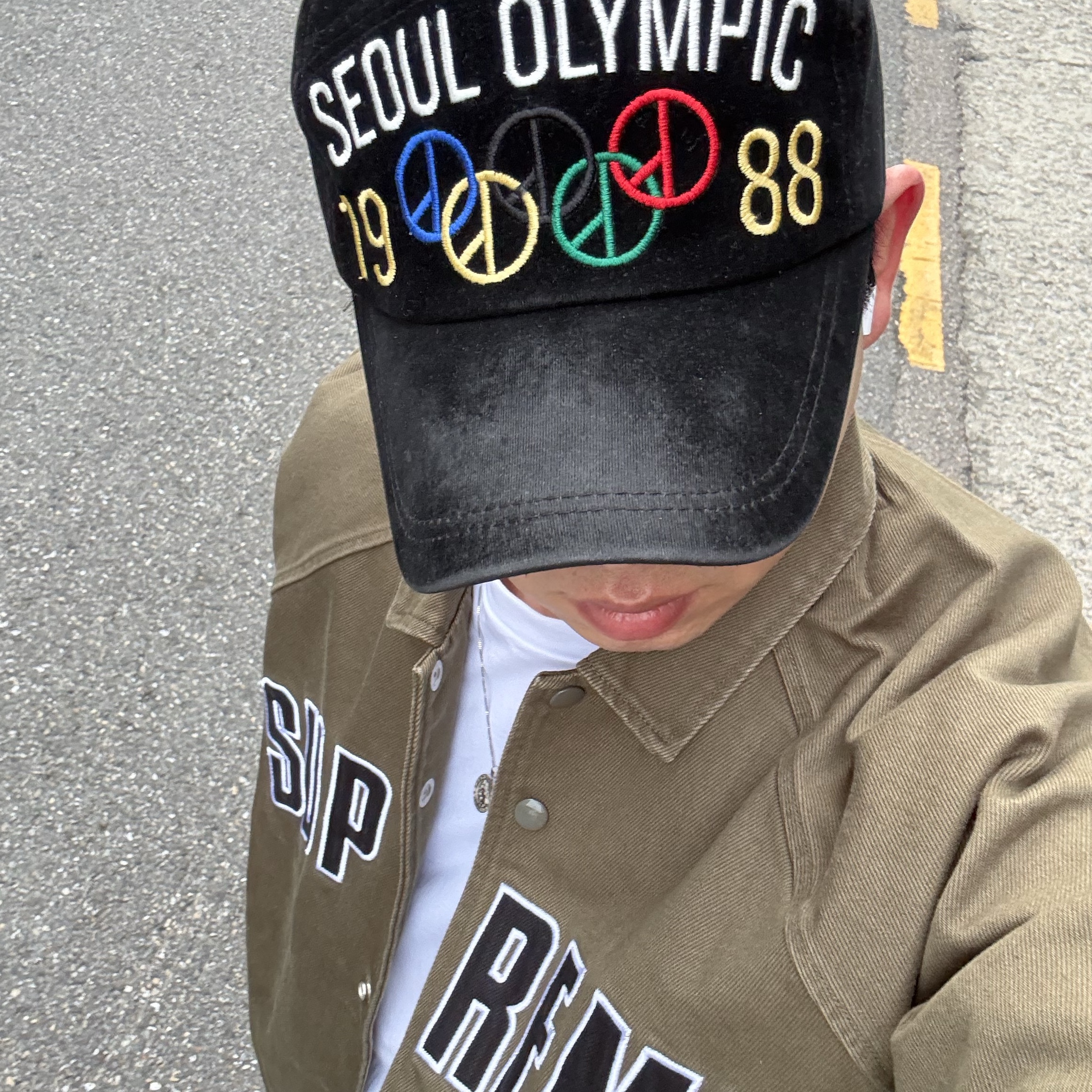 Peaceminusone Mesh Cap #1 Black, Supreme x Jacob & Co. Sterling Silver Zodiac Pendant Silver Taurus - 24FW 착용 스타일