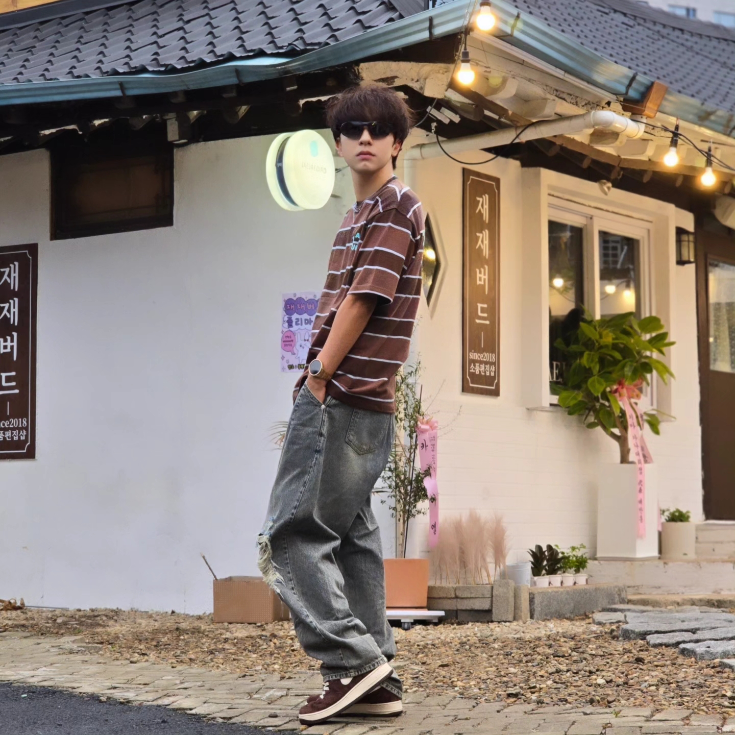 IAB Studio Striped T-Shirt Brown, Samsung Galaxy Watch6 44mm LTE Silver (Korean Ver.) 착용 스타일 - 5