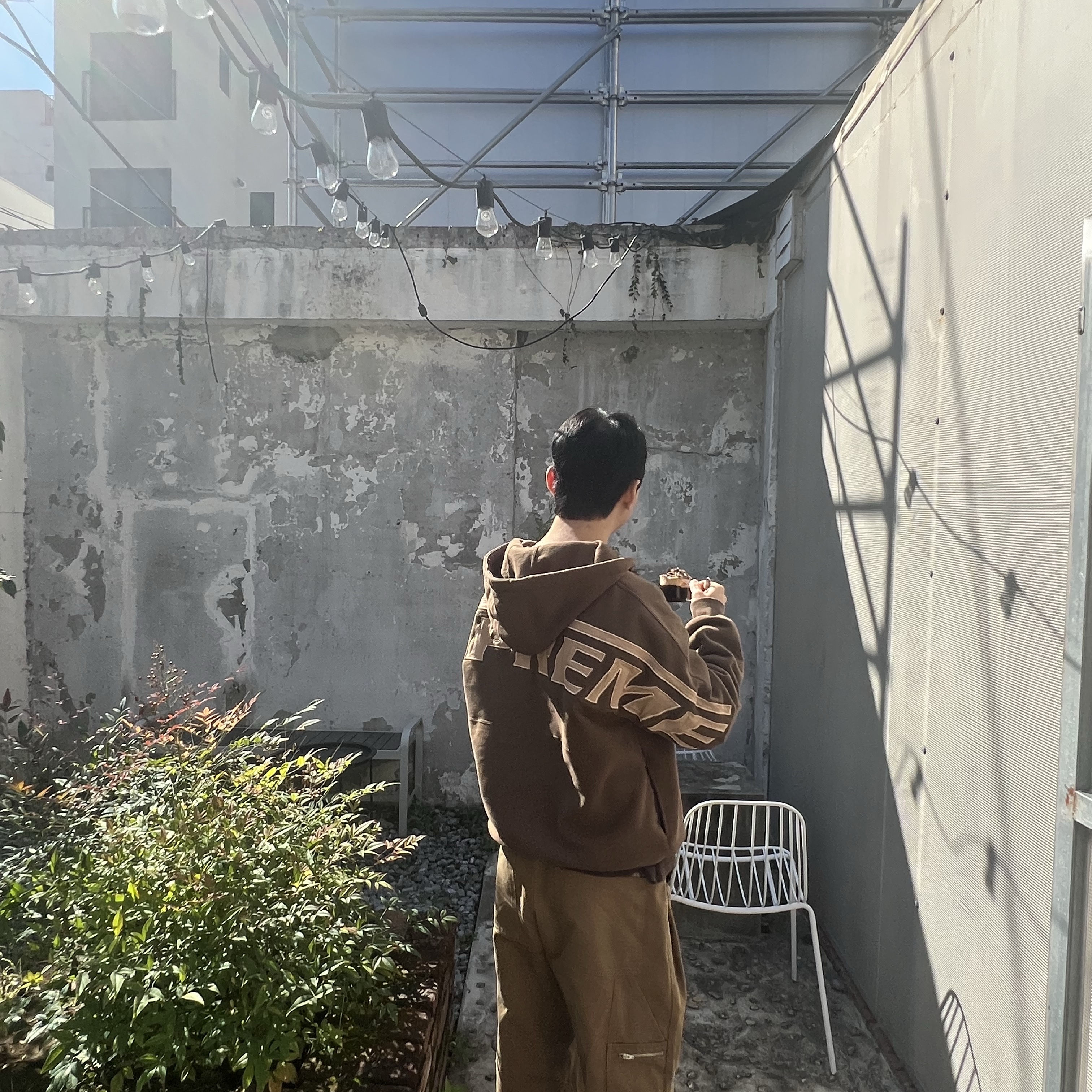 Supreme Wrapped Half Zip Hooded Sweatshirt Dusty Brown - 24SS 착용 스타일 - 2