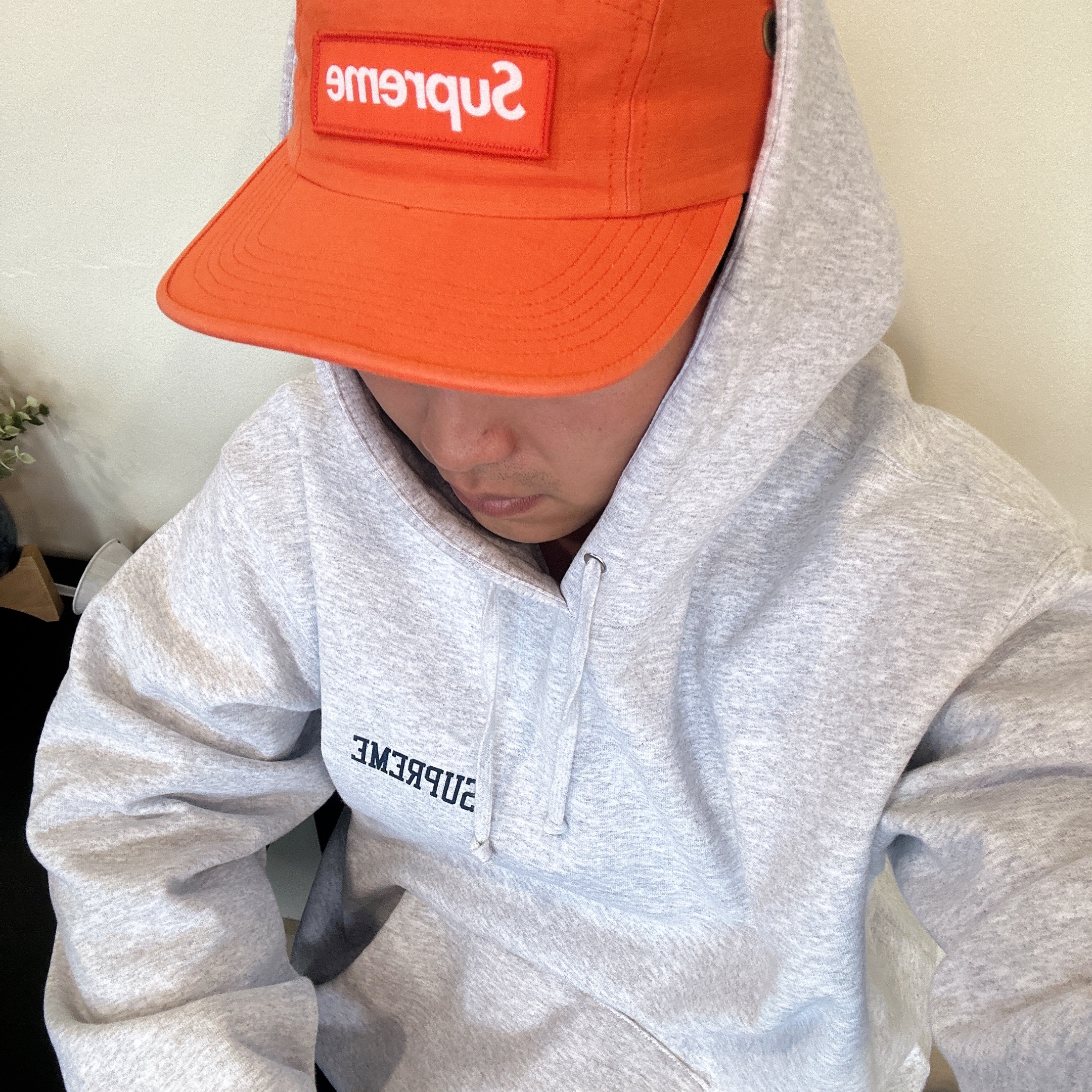 Supreme On God Hooded Sweatshirt Ash Grey - 24FW, Supreme Military Camp Cap Orange - 24SS 착용 스타일