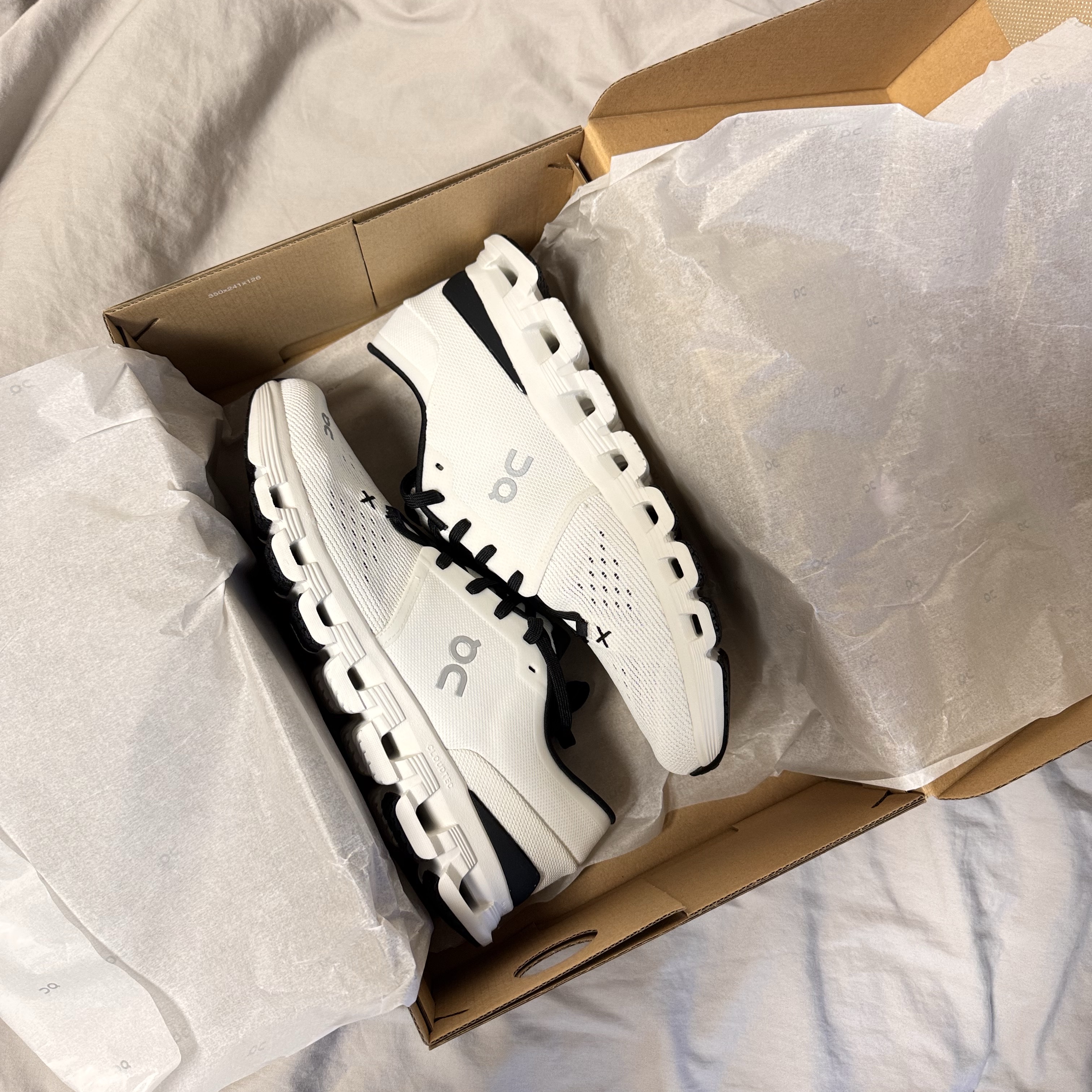 On Running Cloud X 4 Ivory Black 착용 스타일 - 2