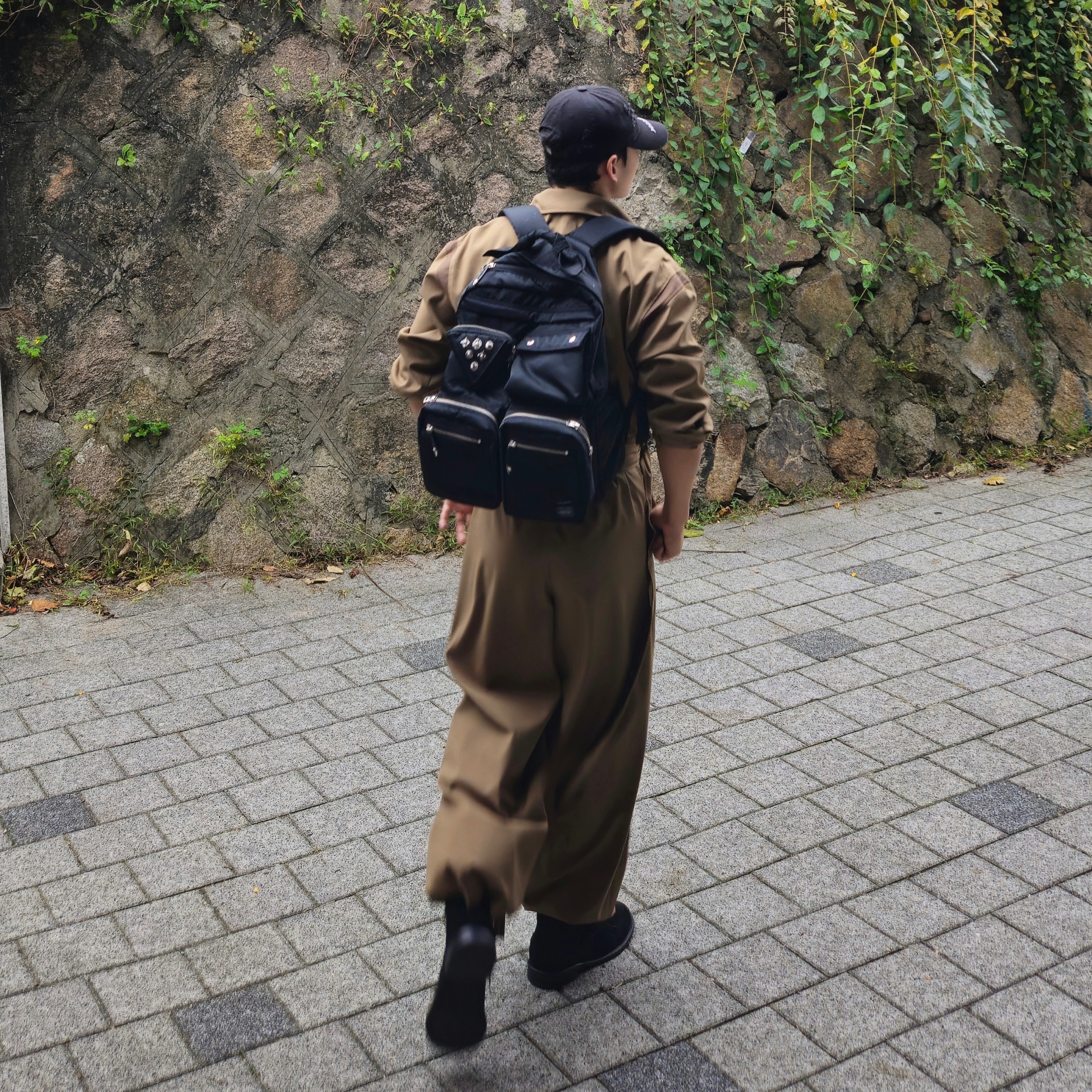 Porter x Toga Backpack Black 착용 스타일 - 2