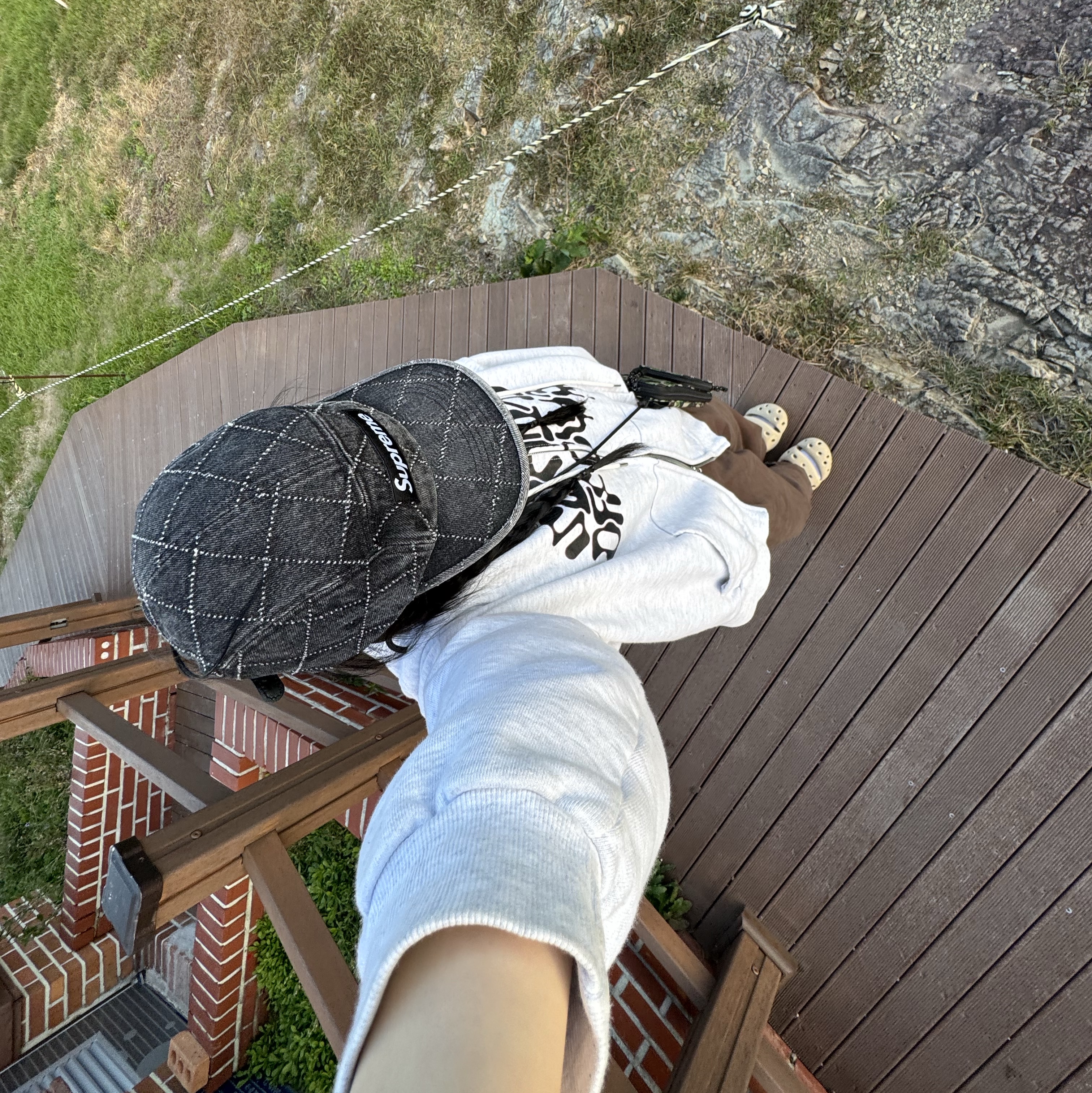 Supreme Punched Denim Camp Cap Black - 23FW, KEEN Women Yogui Safari/Silver Birch 착용 스타일 - 1