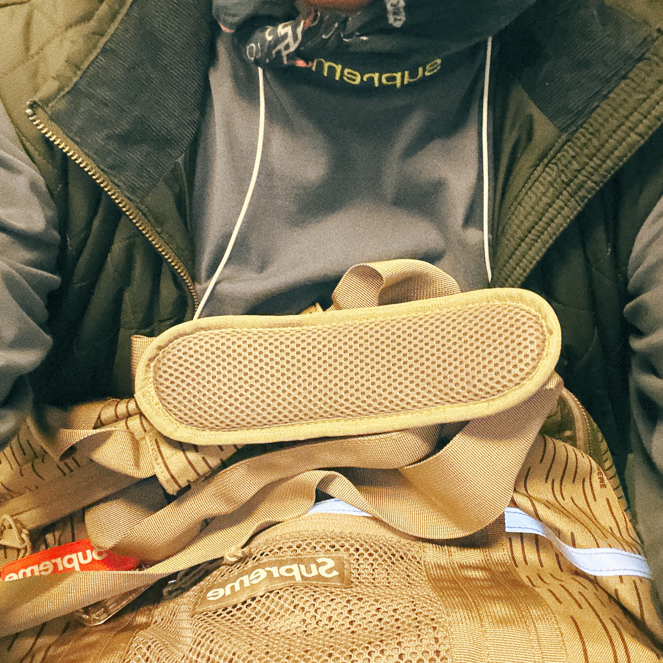 Supreme Ripstop Keychain Orange - 24SS, Supreme Duffle Bag Tan Raindrop - 24FW 착용 스타일 - 1