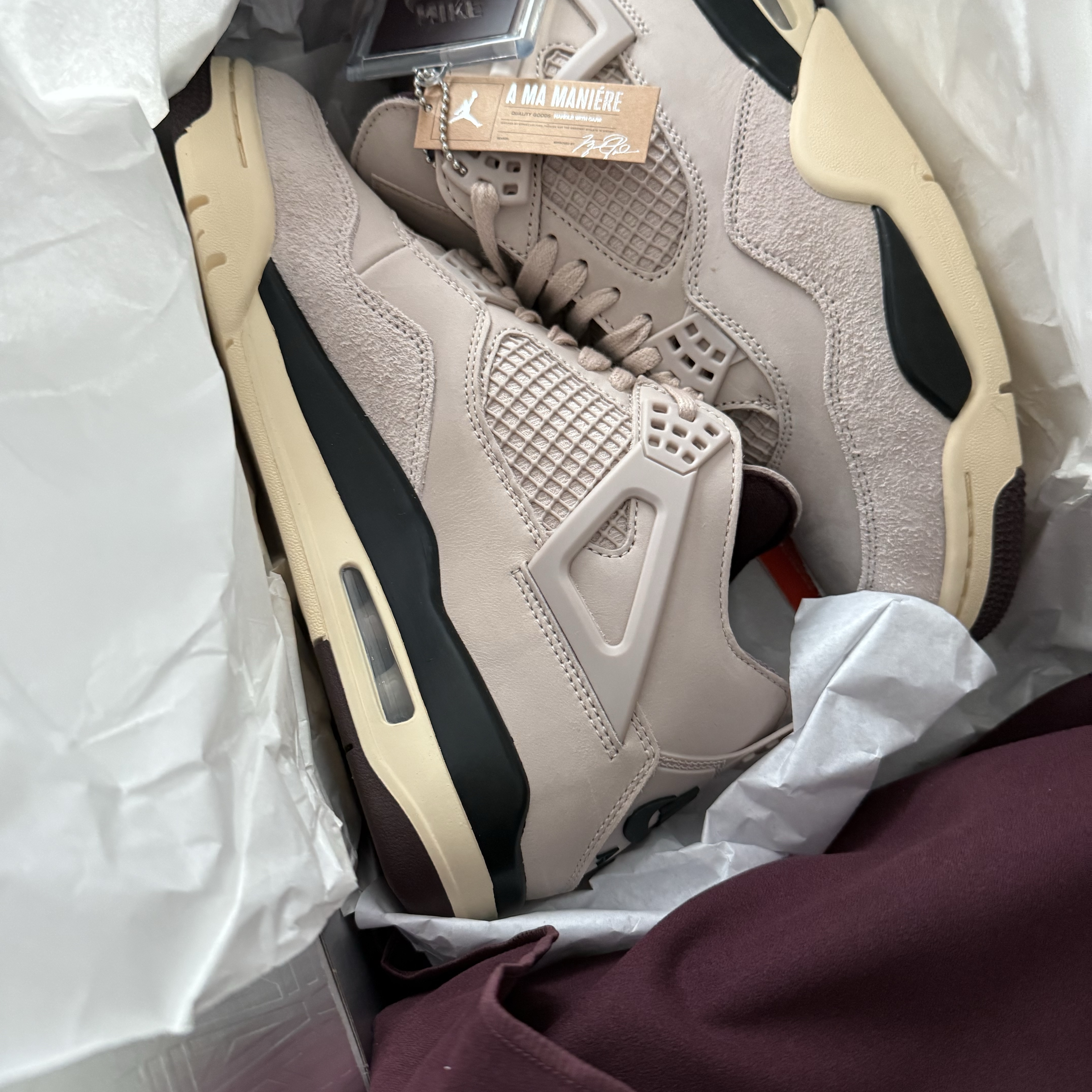 (W) Jordan 4 x A Ma Maniere Retro OG SP W.Y.W.S. 착용 스타일