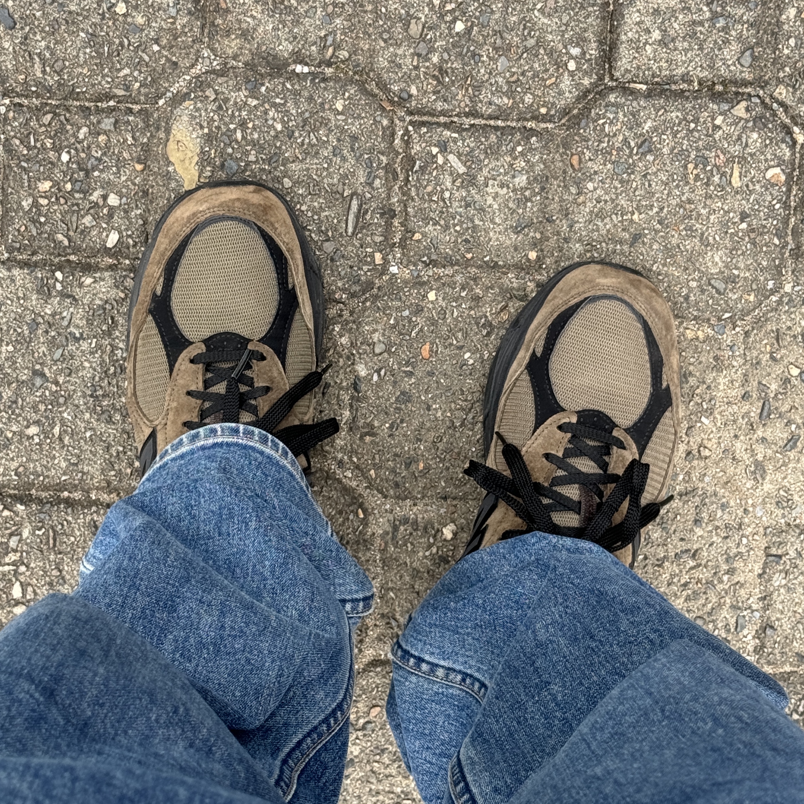 New Balance x JJJJound 990v3 Brown Black 착용 스타일