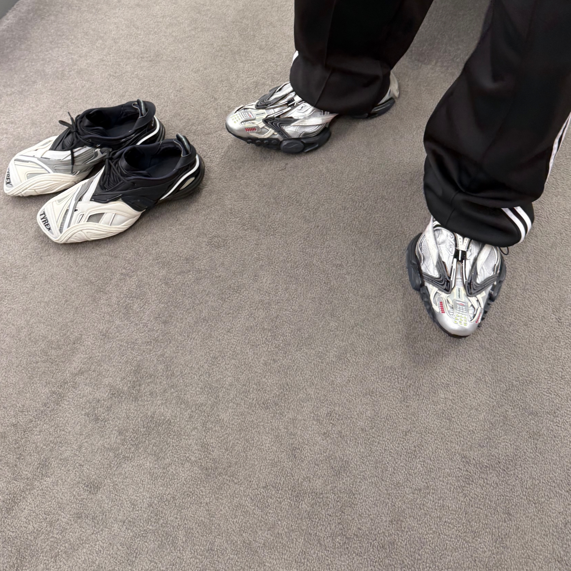 Balenciaga Tyrex Sneakers Black White 착용 스타일