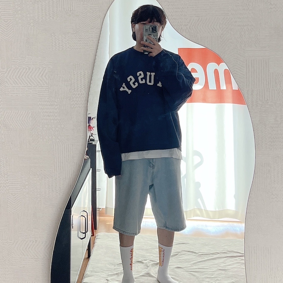 Stussy Sun Faded Oversized Crew Navy, Supreme Baggy Denim Short Washed Indigo - 24SS 착용 스타일 - 2