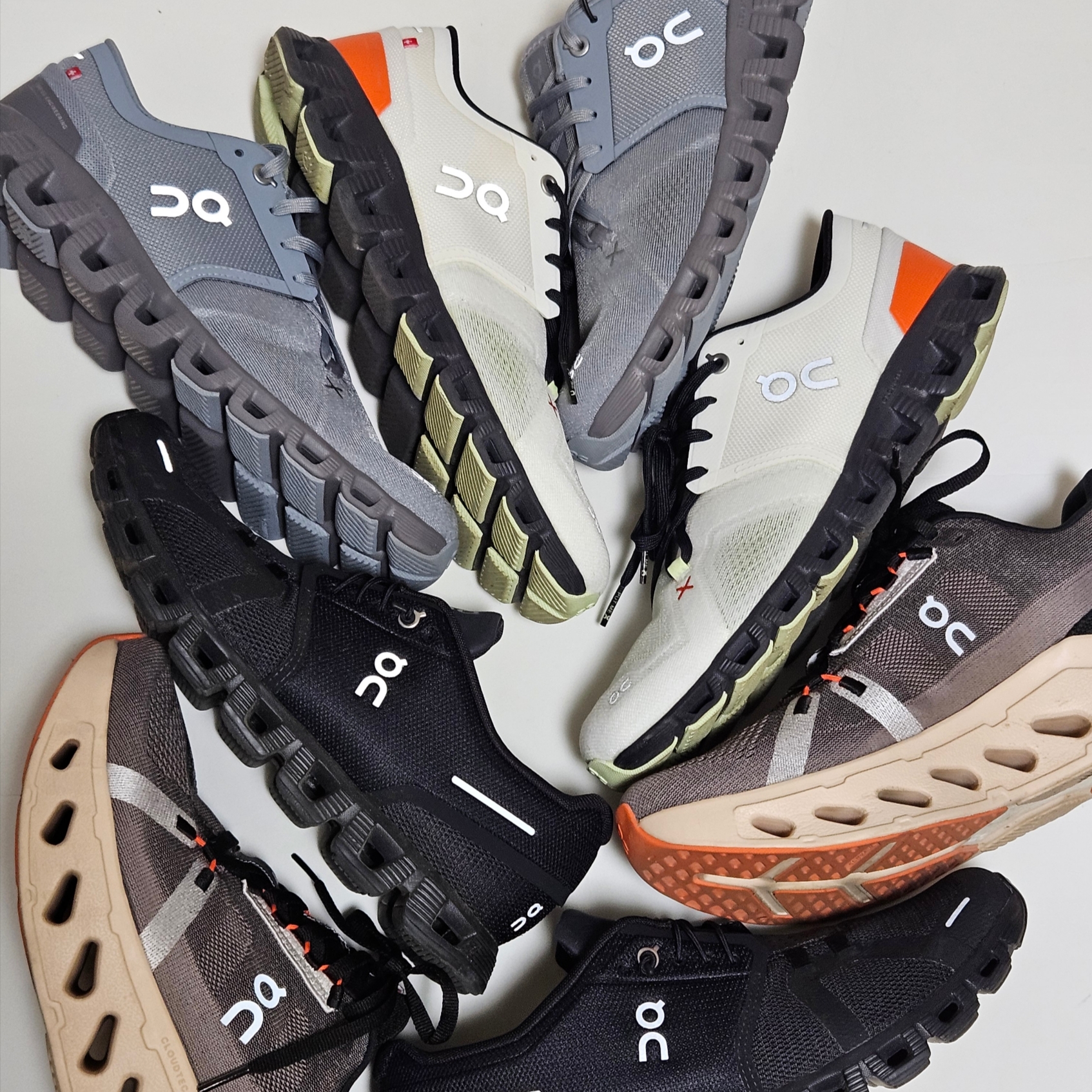 On Running Cloud X 3 Mist Rock, On Running Cloud 5 All Black 착용 스타일