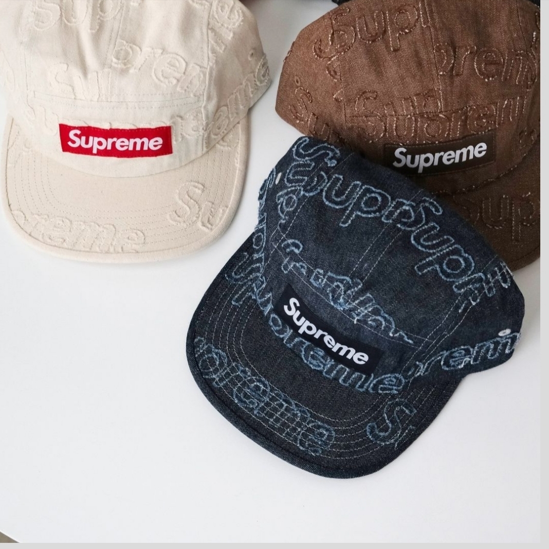 Supreme Lasered Denim Camp Cap Pink - 24FW, Supreme Lasered Denim Camp Cap White - 24FW 착용 스타일 - 5
