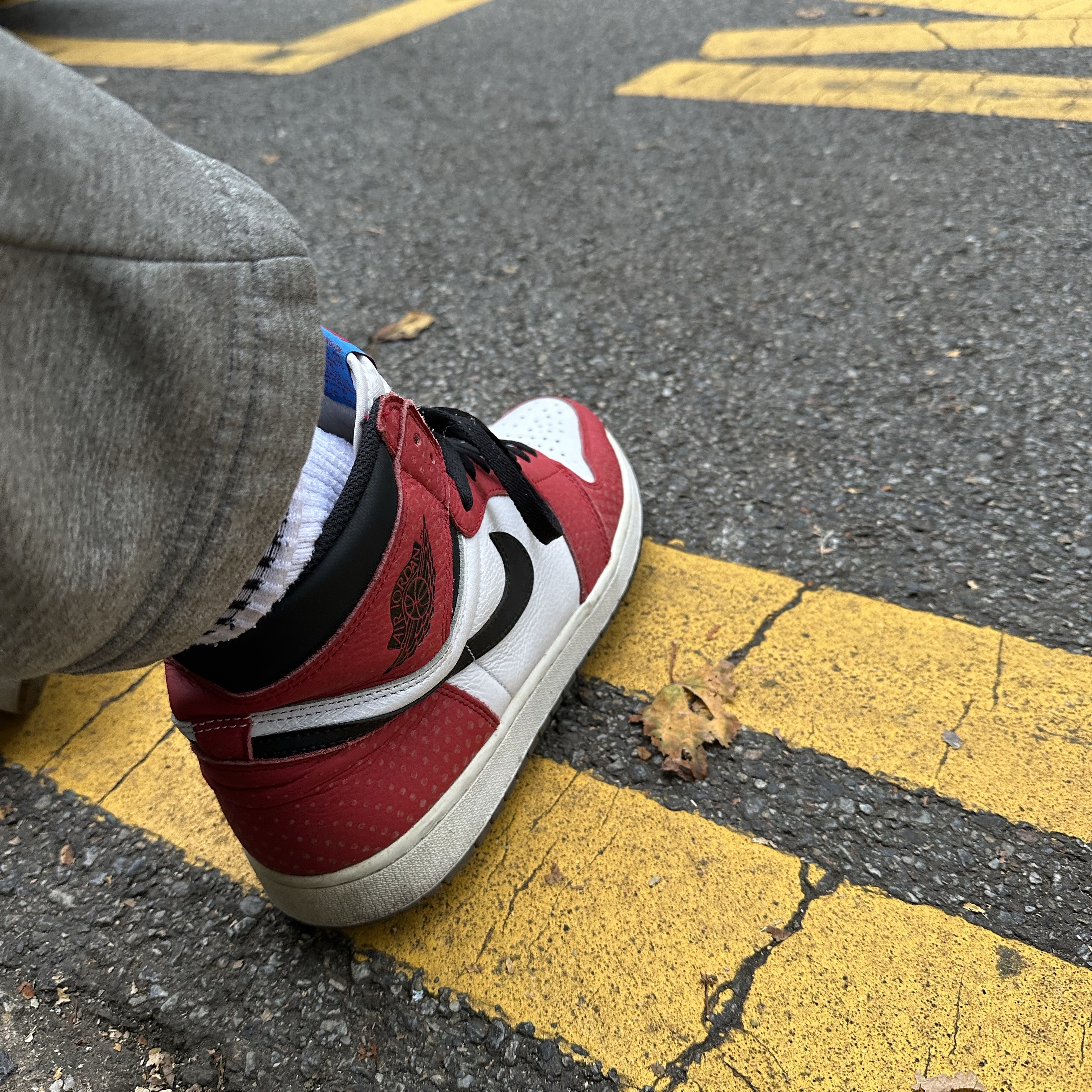 Jordan 1 Retro High Spider-Man Origin Story 착용 스타일 - 3