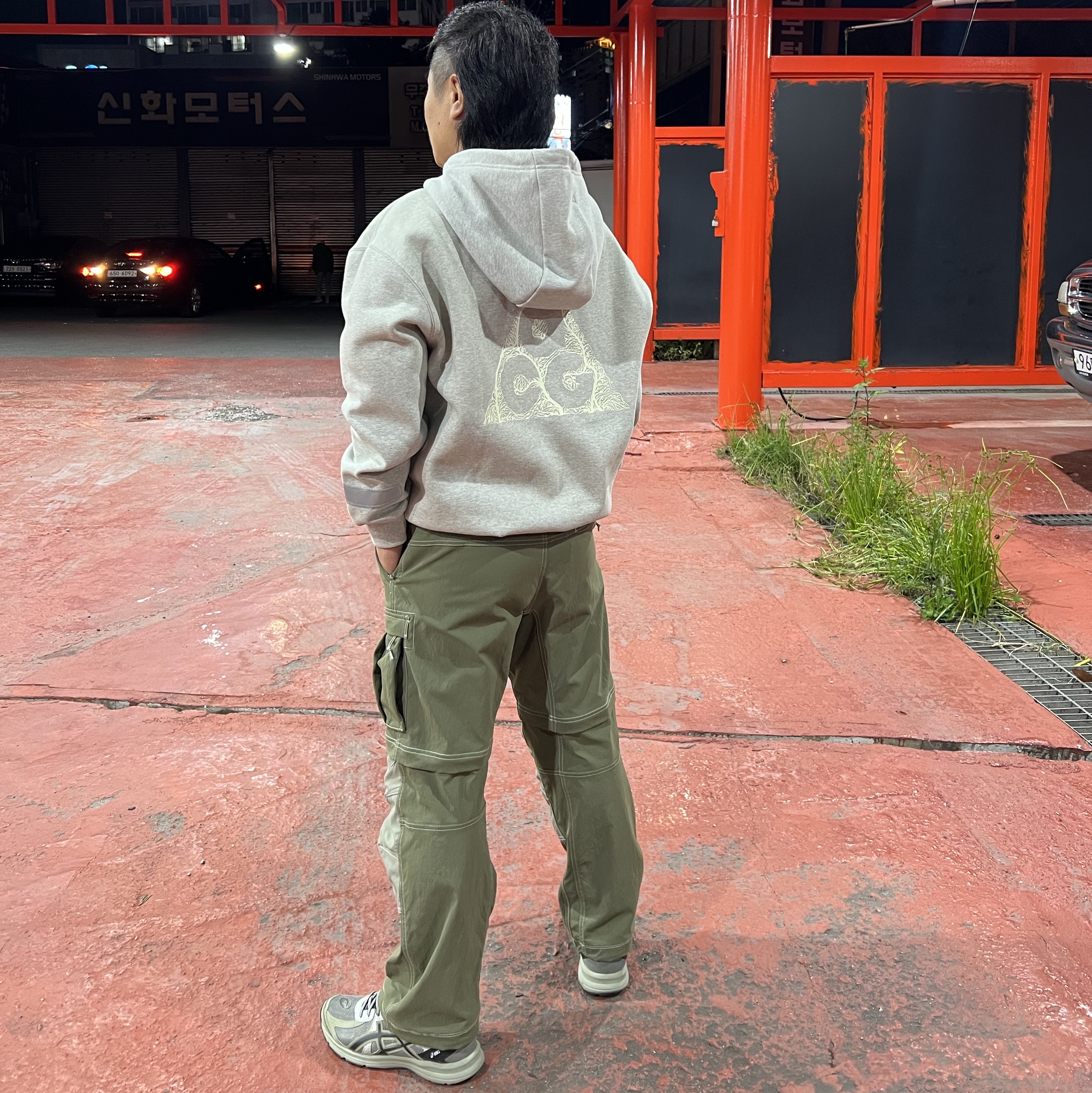 Asics Jog 100 S Sheet Rock - 2E Wide, Nike ACG Smith Summit Cargo Pants Medium Olive - Asia 착용 스타일