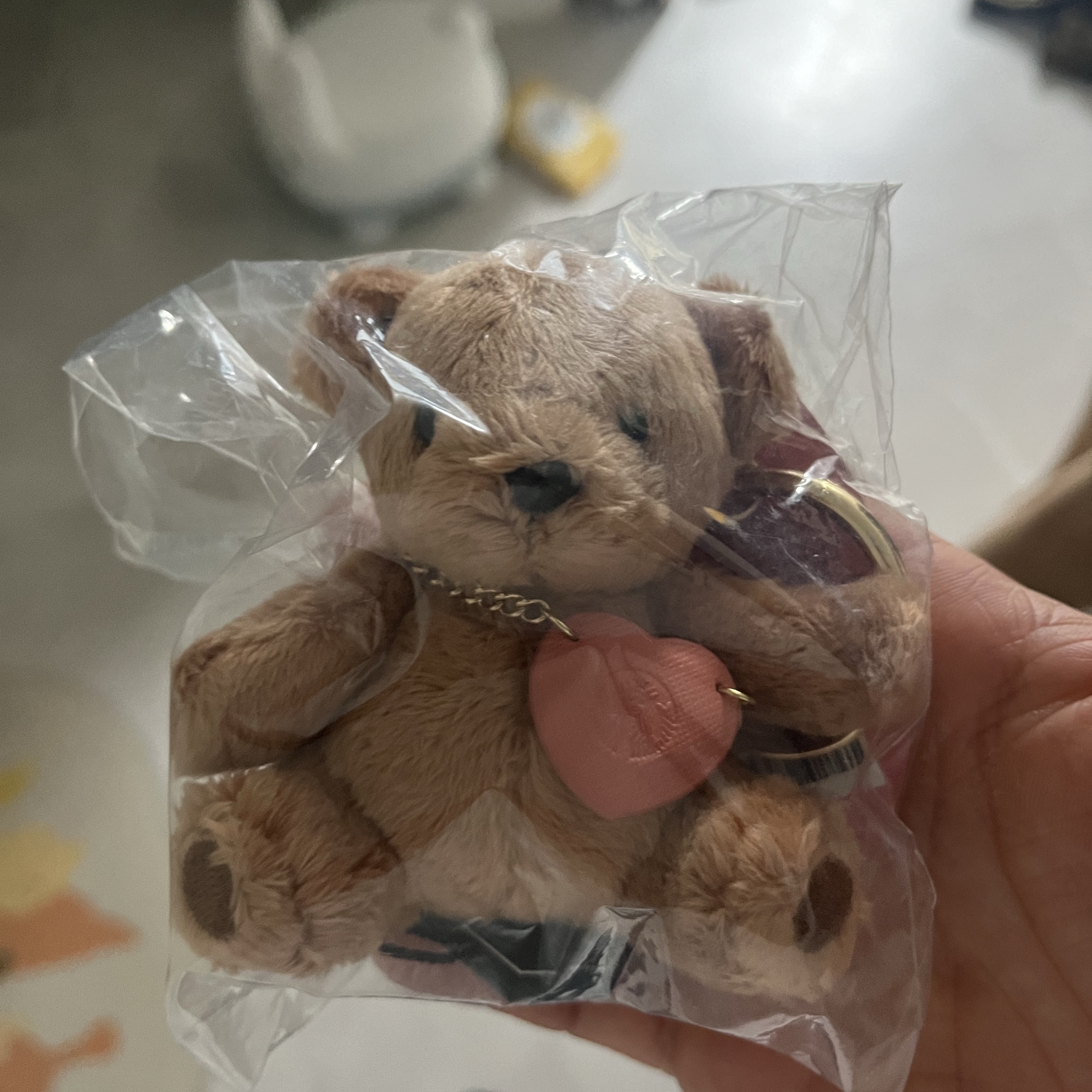 Starbucks Be Mine Bear Fabric Keychain 착용 스타일
