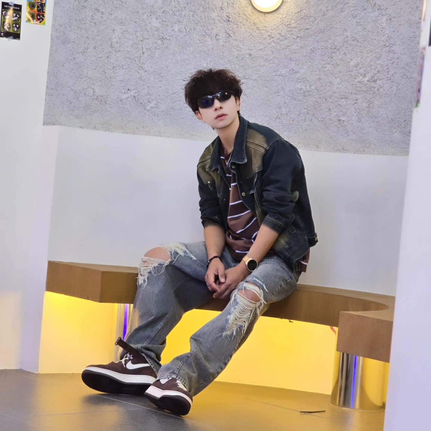 IAB Studio Striped T-Shirt Brown, Samsung Galaxy Watch6 44mm LTE Silver (Korean Ver.) 착용 스타일 - 5