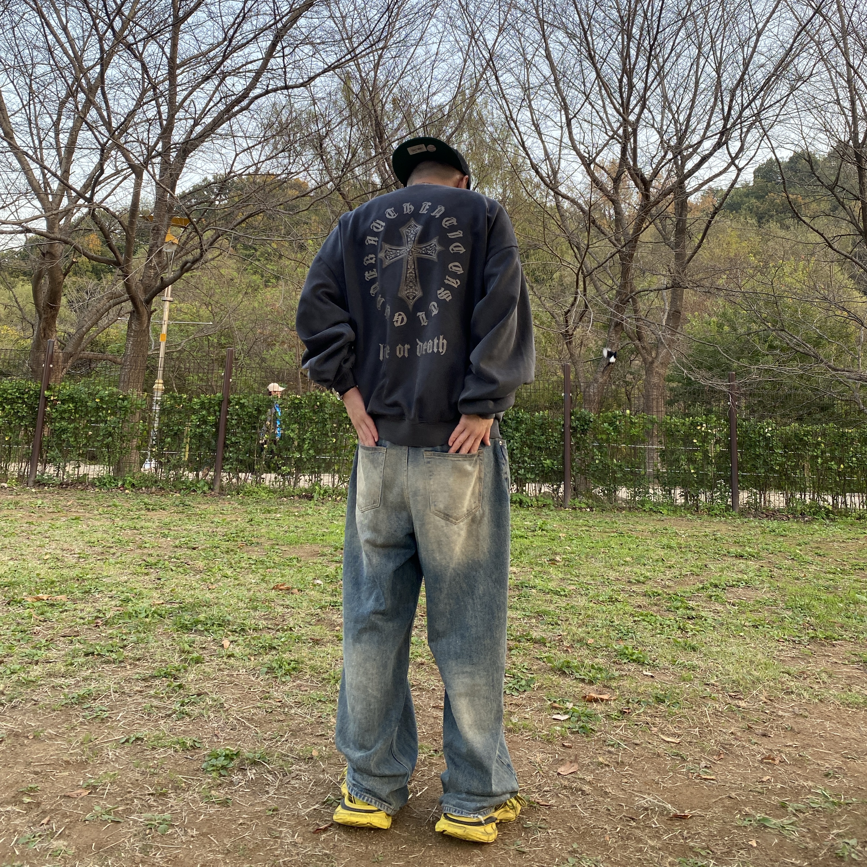 Balenciaga 3XL Sneakers Yellow Black 착용 스타일 - 1