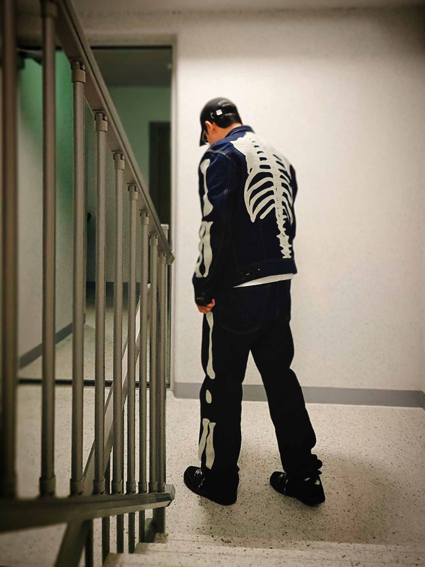 Kapital 11.5 oz. Denim Mexican Tuxedo Westerner Bone Jacket Indigo, Kapital 12.5 oz. Denim Mexican Tuxedo 5P Okagilly Pants Indigo 착용 스타일 - 1