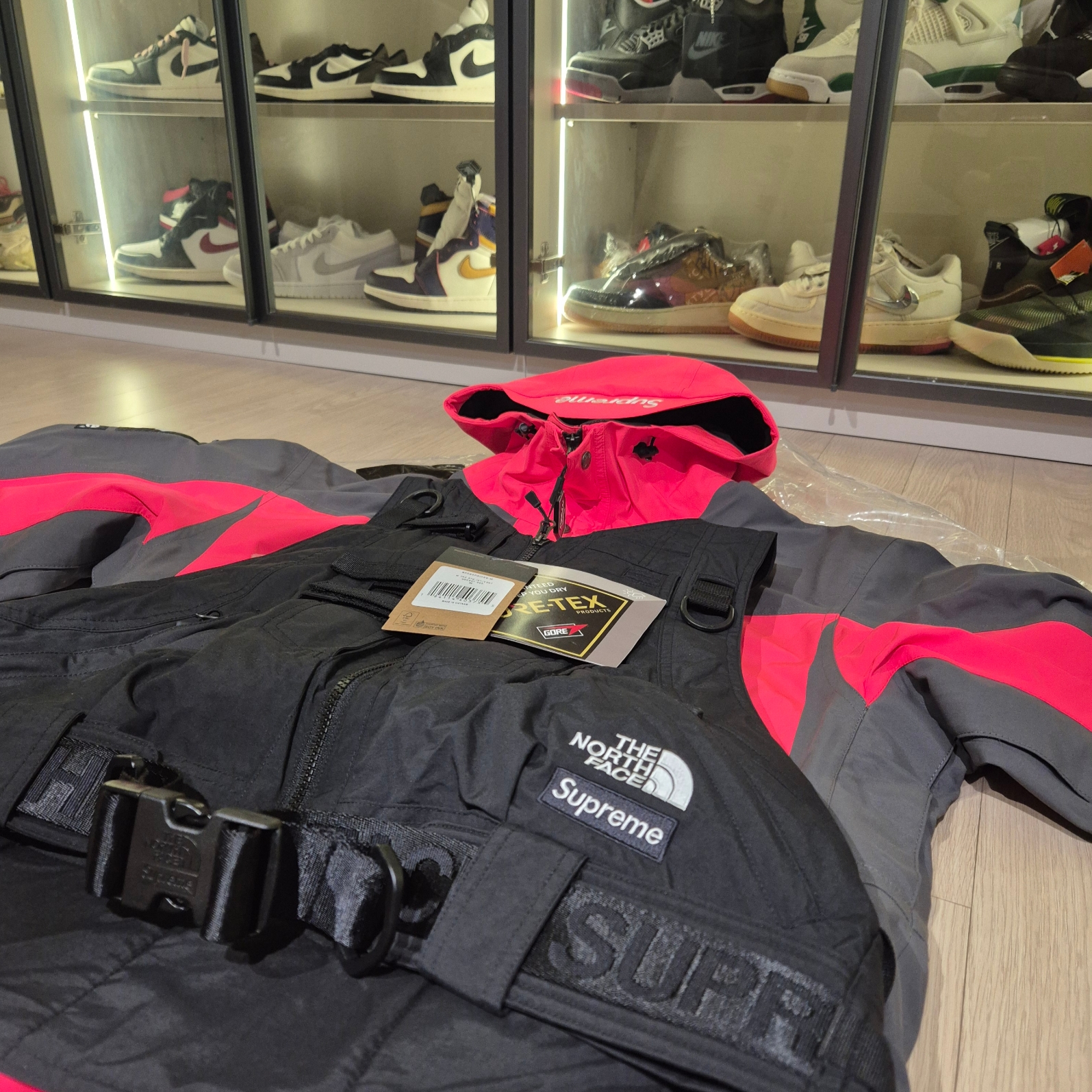 Supreme x The North Face RTG Jacket + Vest Red - 20SS 착용 스타일 - 4