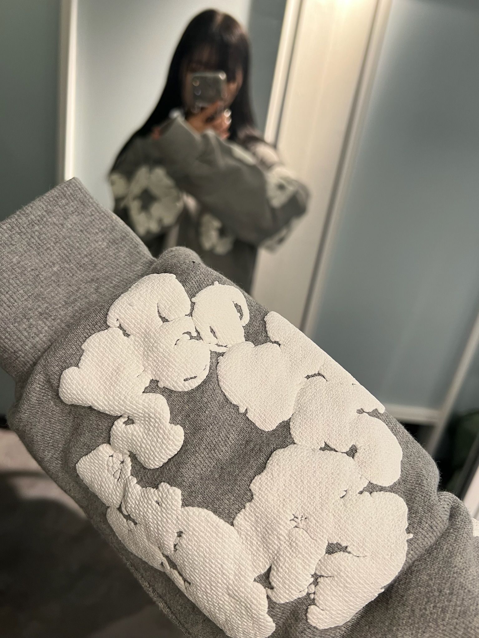 Denim Tears The Cotton Wreath Sweatshirt Grey 착용 스타일 - 3