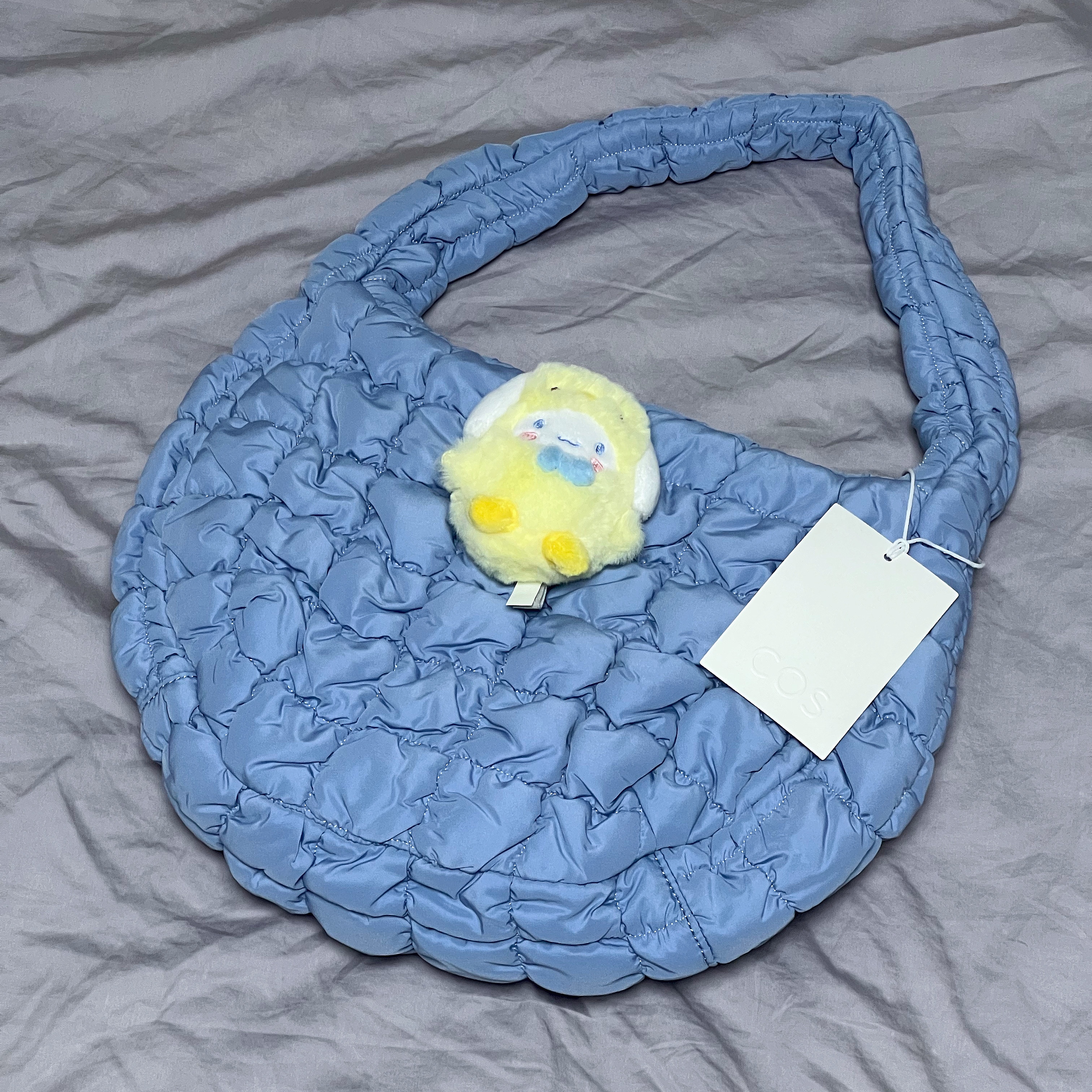COS Quilted Mini Bag Light Blue 착용 스타일