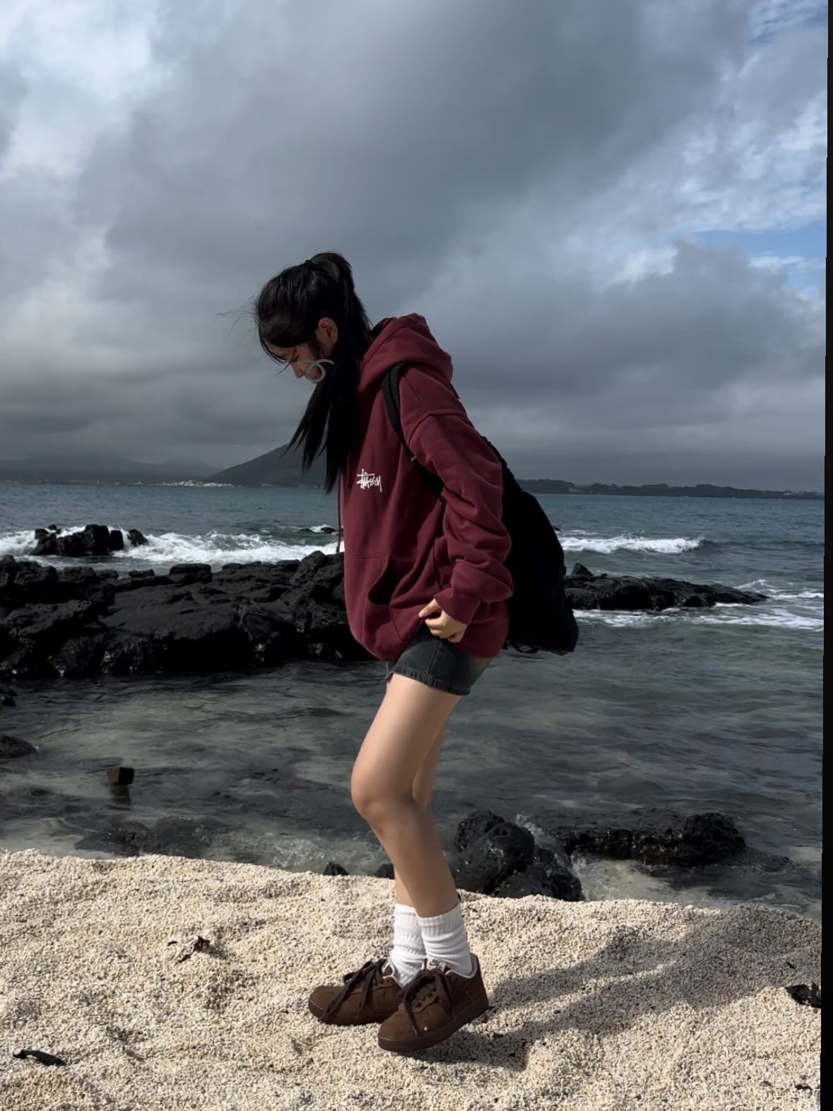 Stussy Basic Stussy Hoodie Oxblood 2024, (W) Nike Air Force 1 '07 Cacao Wow 착용 스타일