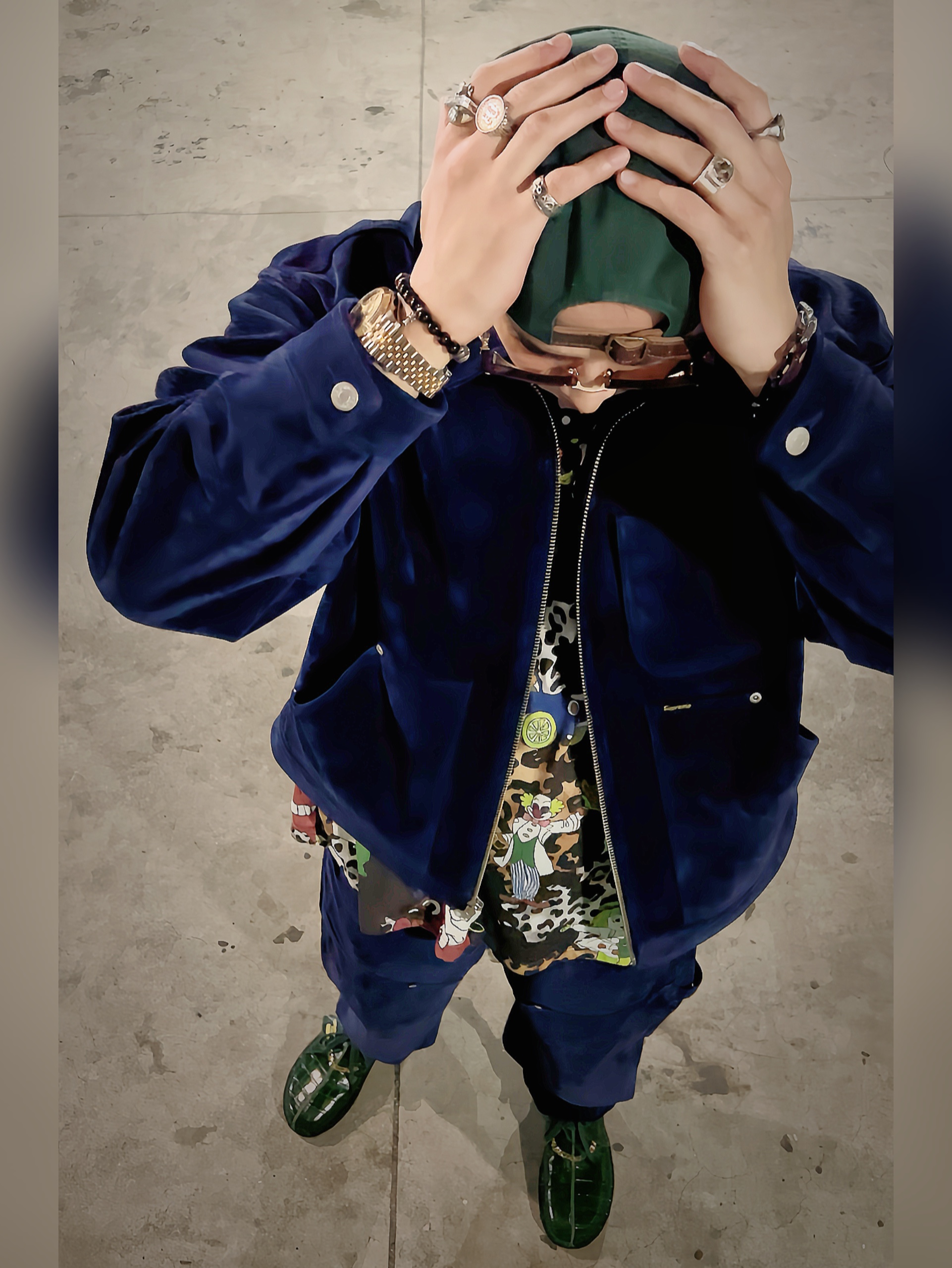 Supreme Washed Chino Twill Camp Cap Pine Green - 23FW, Supreme x Martine Rose S/S Top Multicolor - 24FW 착용 스타일 - 1