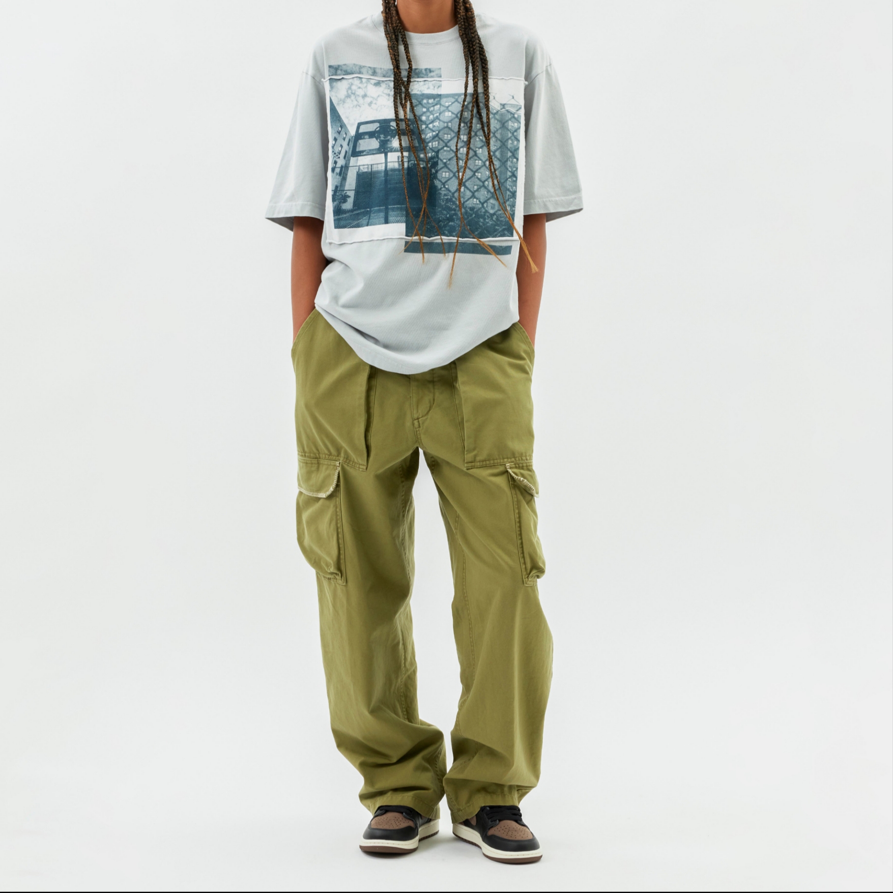 Jordan x Bephies Beauty Supply x Union Cargo Pants Pilgrim (FD4248-378), Nike x Drake Nocta Opal Tito Neeks Cargo Pants Medium Olive (FZ0910-222) 착용 스타일