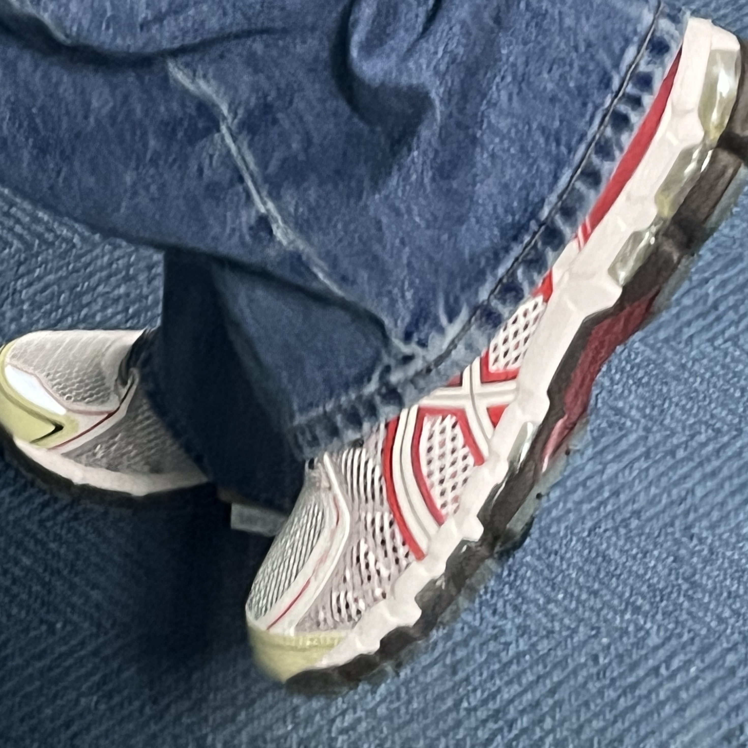 Asics UB9-S Gel-Kayano 20 Crystal Pink Classic Red, Asics Gel-Nunobiki Cream Dark Olive 착용 스타일 - 3
