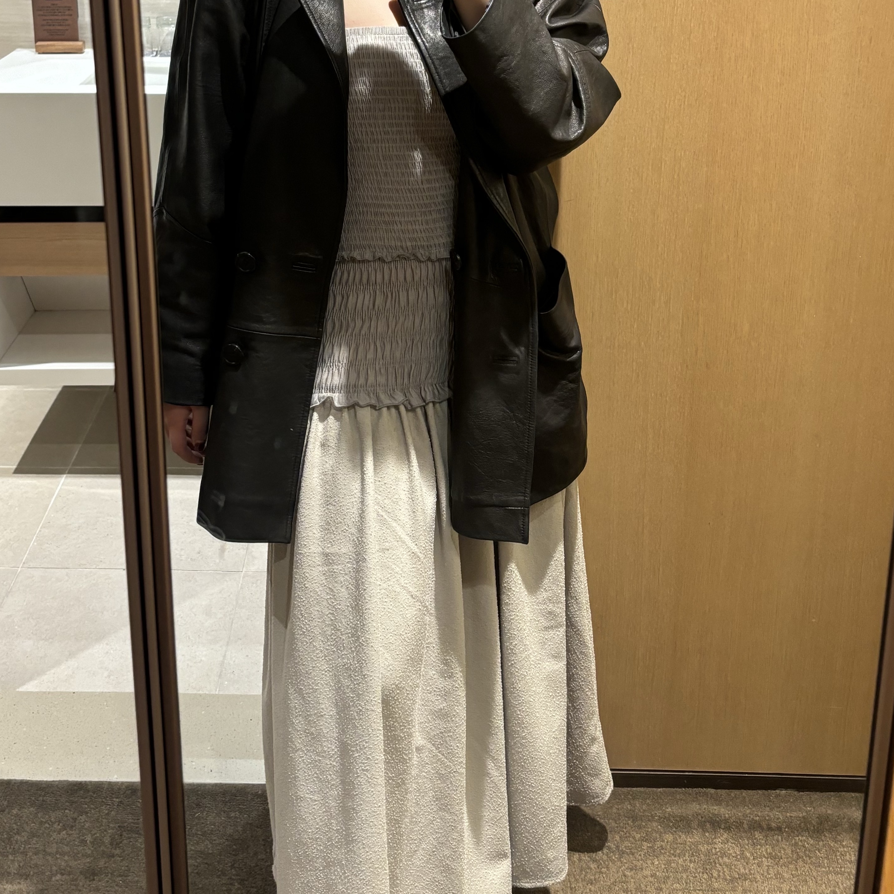 FARVEN Dahlia Smocking Dress Sage, [RE-ORDER] FARVEN Volume Double Leather Jacket Black 착용 스타일