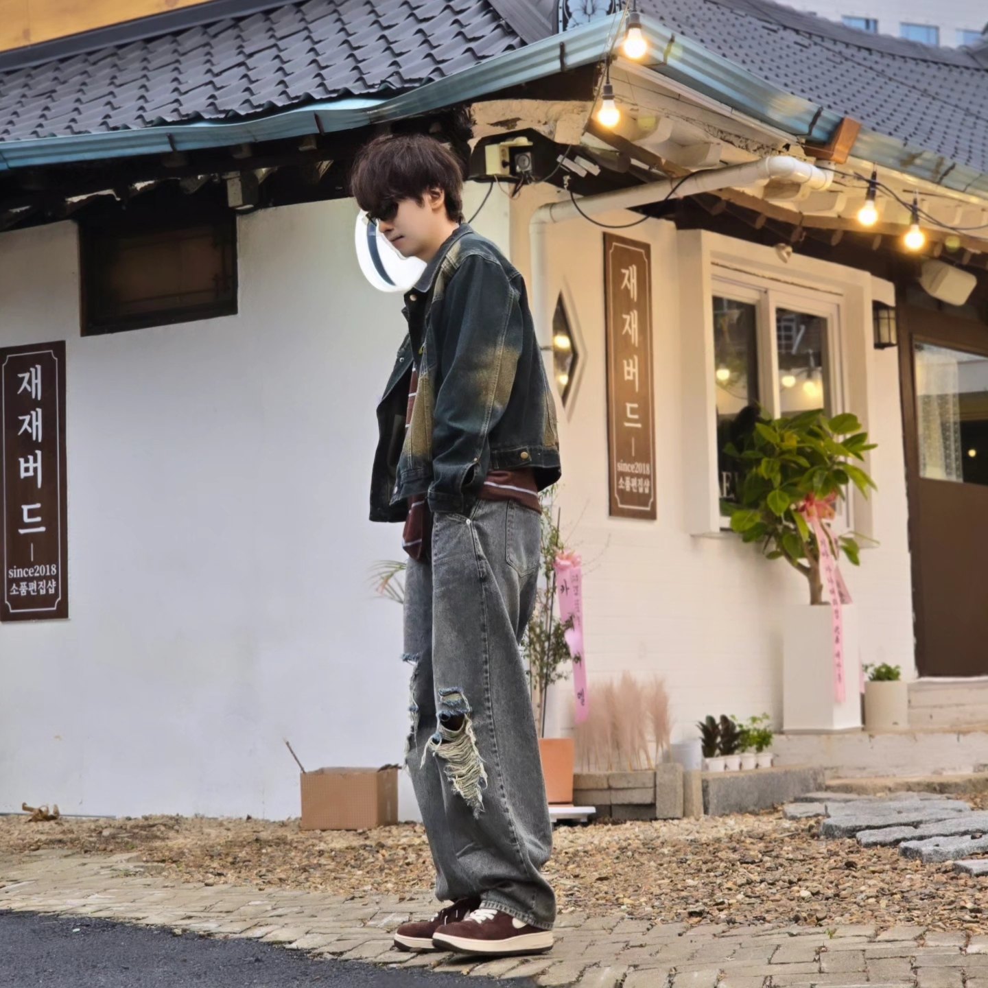 IAB Studio Striped T-Shirt Brown, Samsung Galaxy Watch6 44mm LTE Silver (Korean Ver.) 착용 스타일 - 3