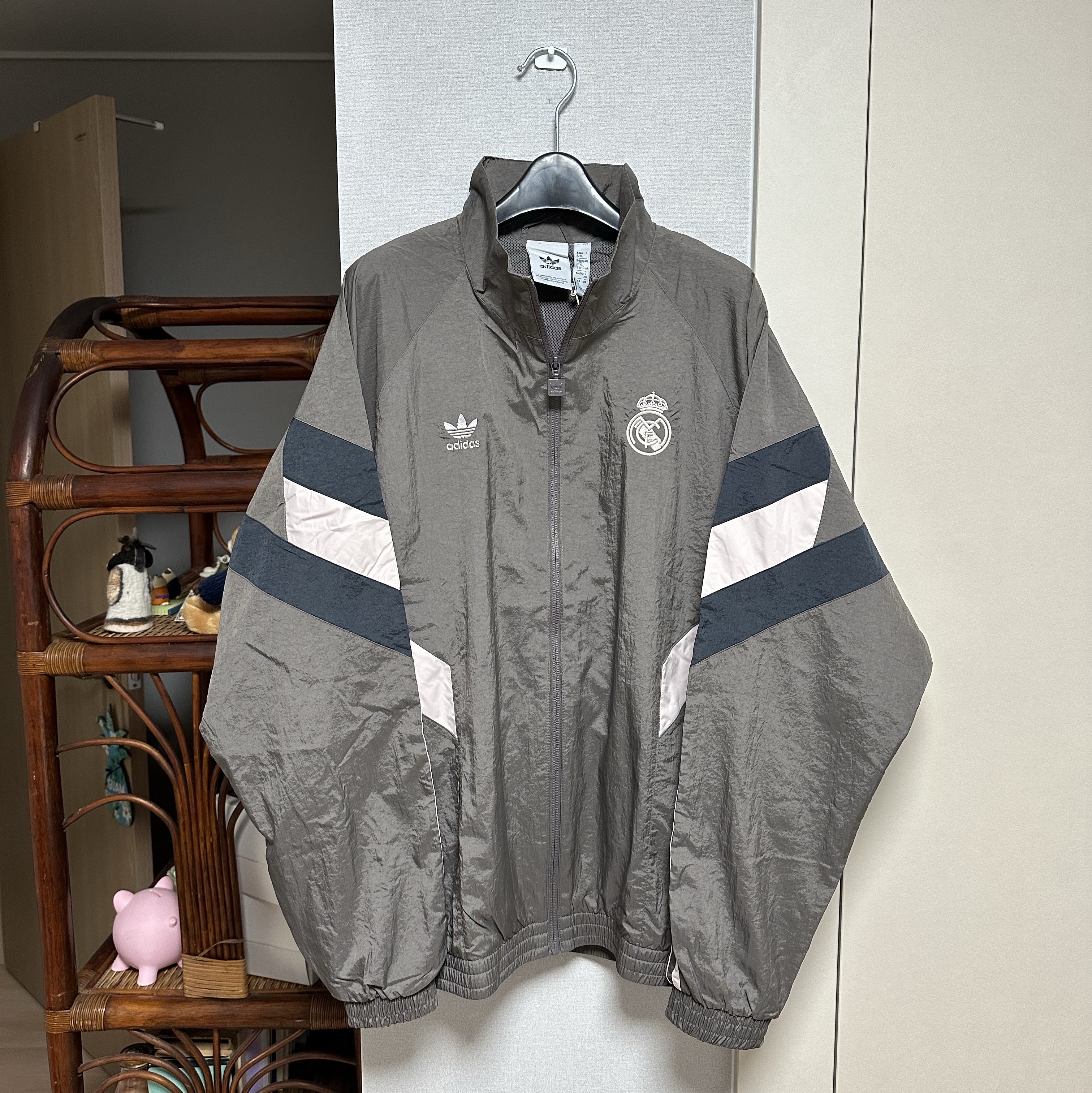 Adidas Real Madrid Originals Track Top Charcoal Grey - KR Sizing 착용 스타일 - 1