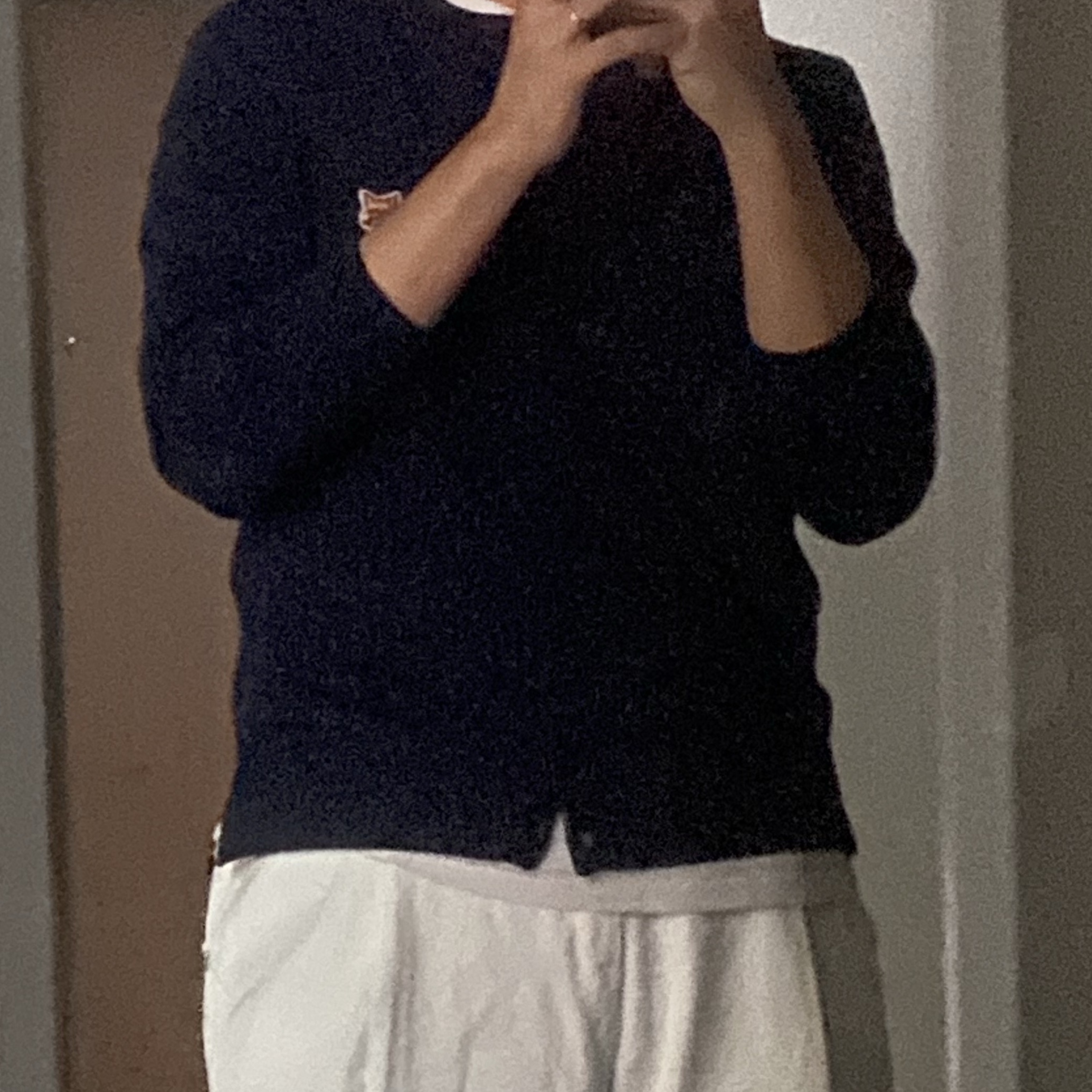(W) Maison Kitsune Fox Head Patch Adjusted R-Neck Cardigan Navy 착용 스타일