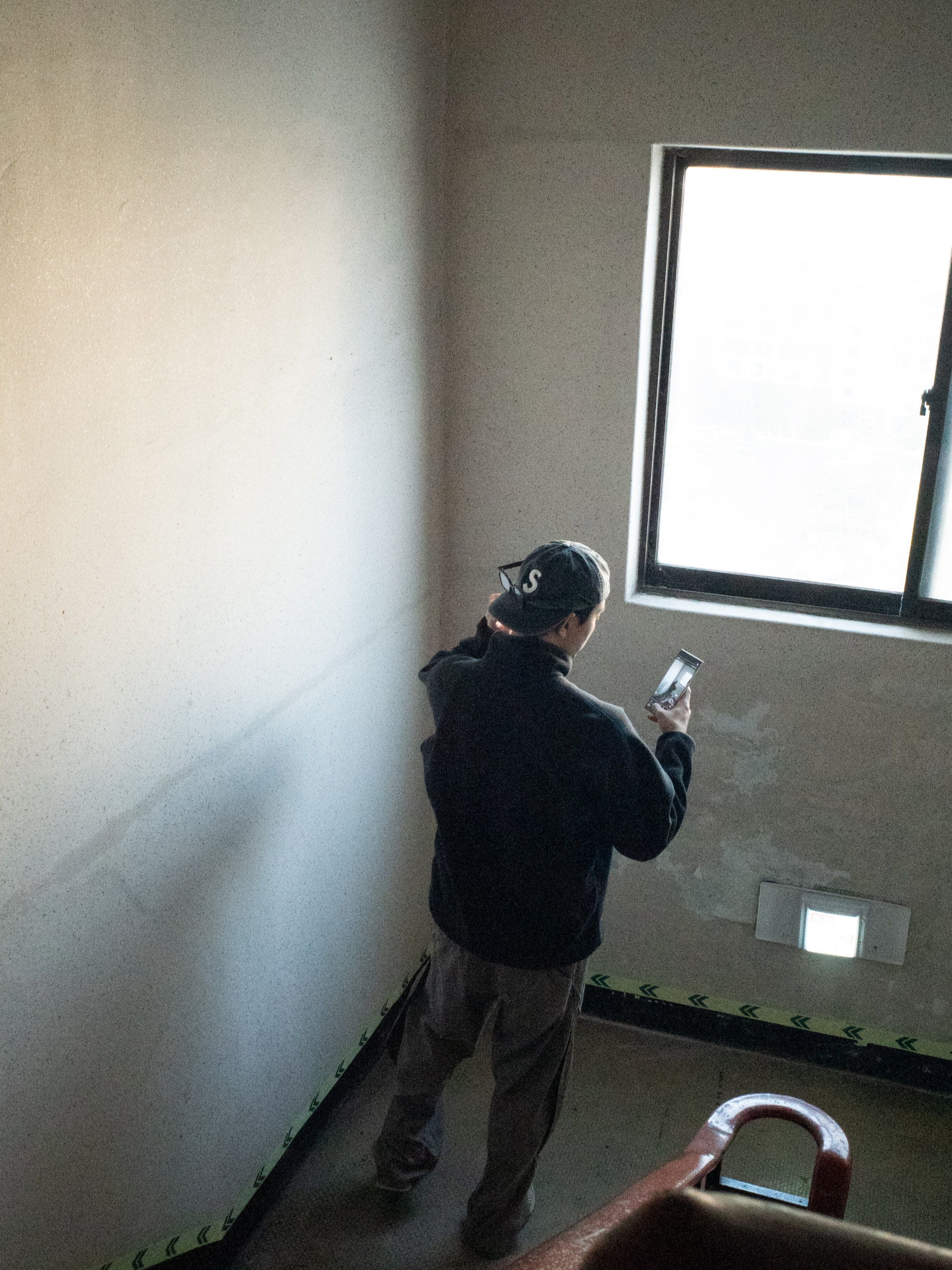 Patagonia Synchilla Snap-T Fleece Pullover Black Forge Grey, Sansan Gear Taped Pants Mud Khaki - 23SS 착용 스타일 - 2