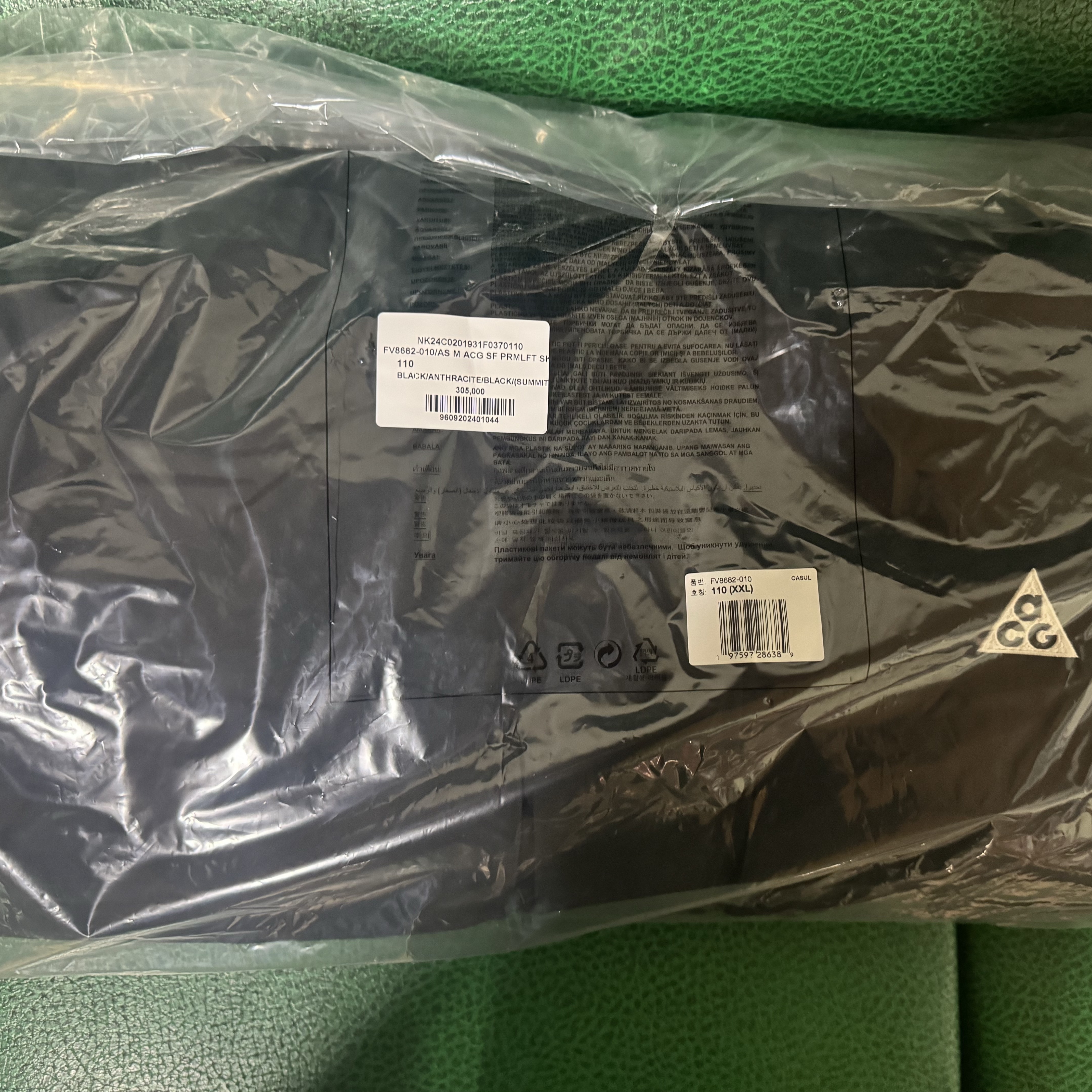 Nike ACG Primaloft Skull Peak Storm-Fit Jacket Black Anthracite - Asia 착용 스타일