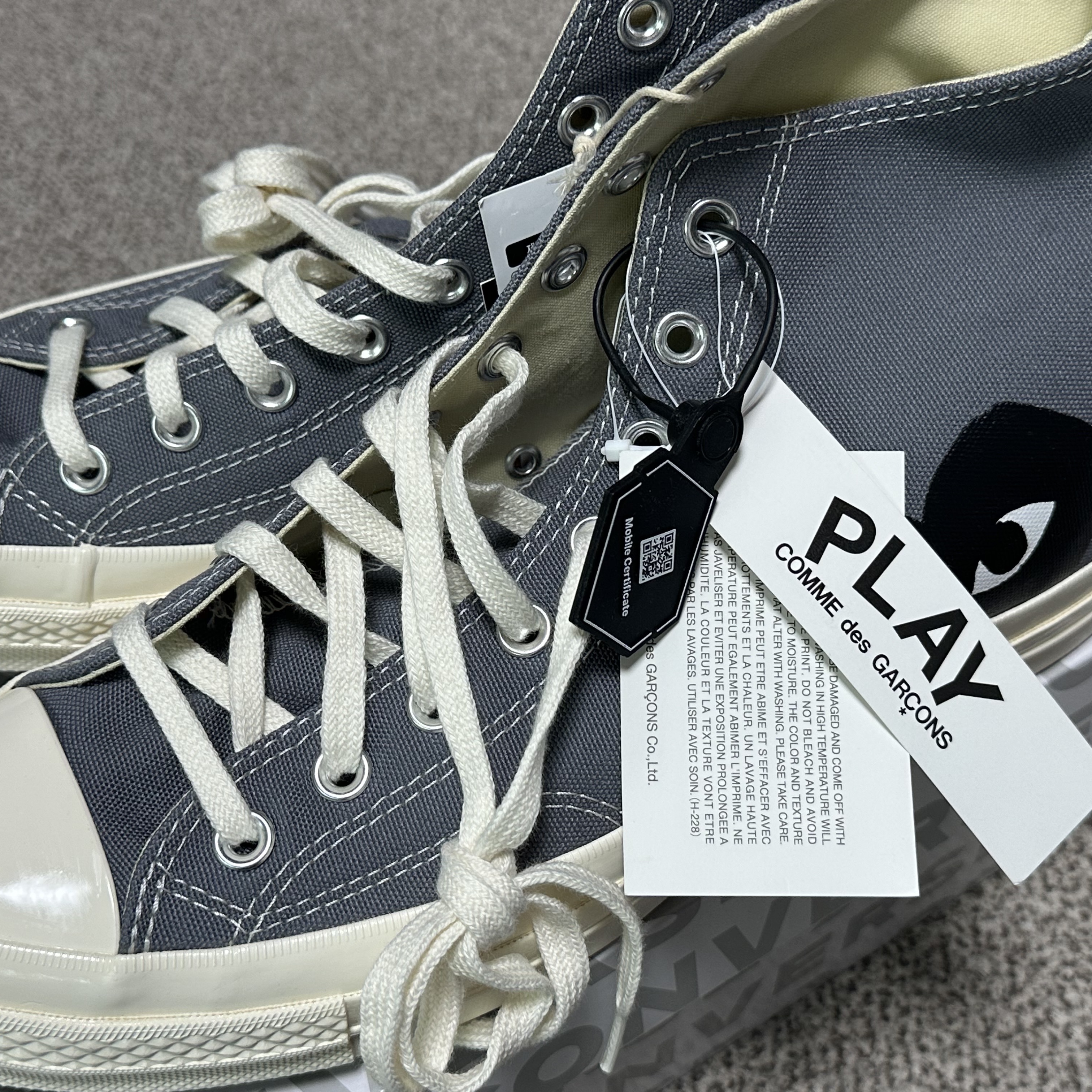 Converse x Play Comme des Garcons Chuck 70 Hi Steel Gray 착용 스타일