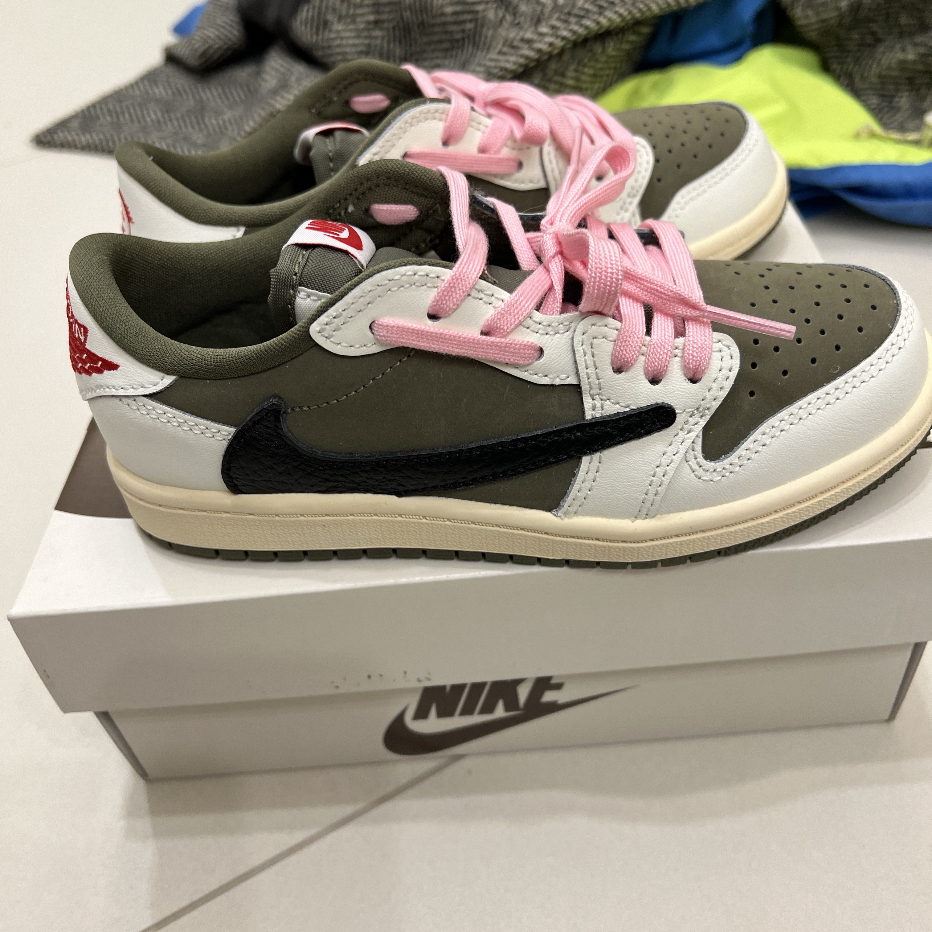 (PS) Jordan 1 x Travis Scott Retro Low OG SP Reverse Olive 착용 스타일