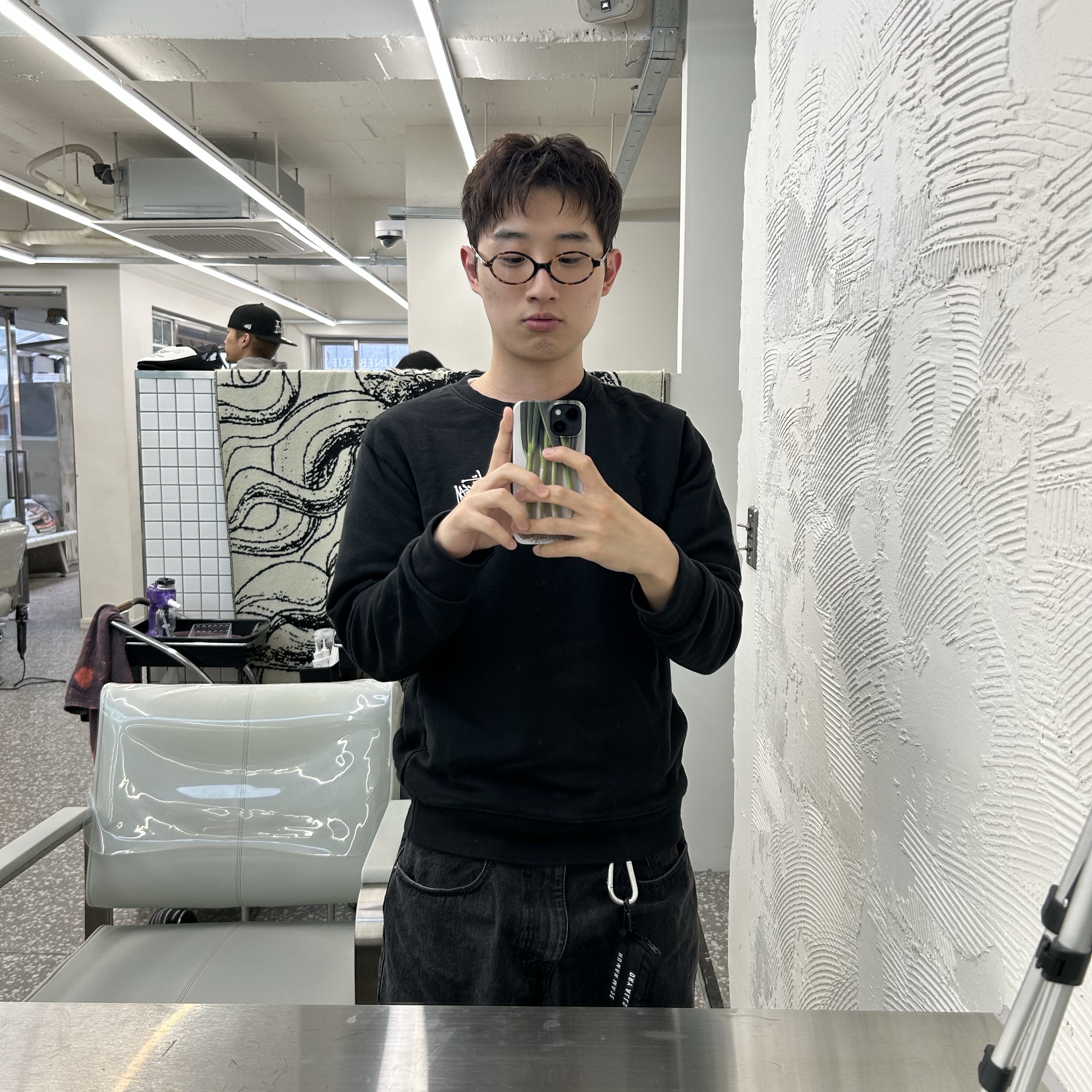 (W) Miu Miu Regard sunglasses Blue Lenses Honey Tortoiseshell Acetate Alternative fit, (W) Miu Miu Regard Sunglasses Blue Lenses Honey Tortoiseshell Acetate Standard fit 착용 스타일 - 3