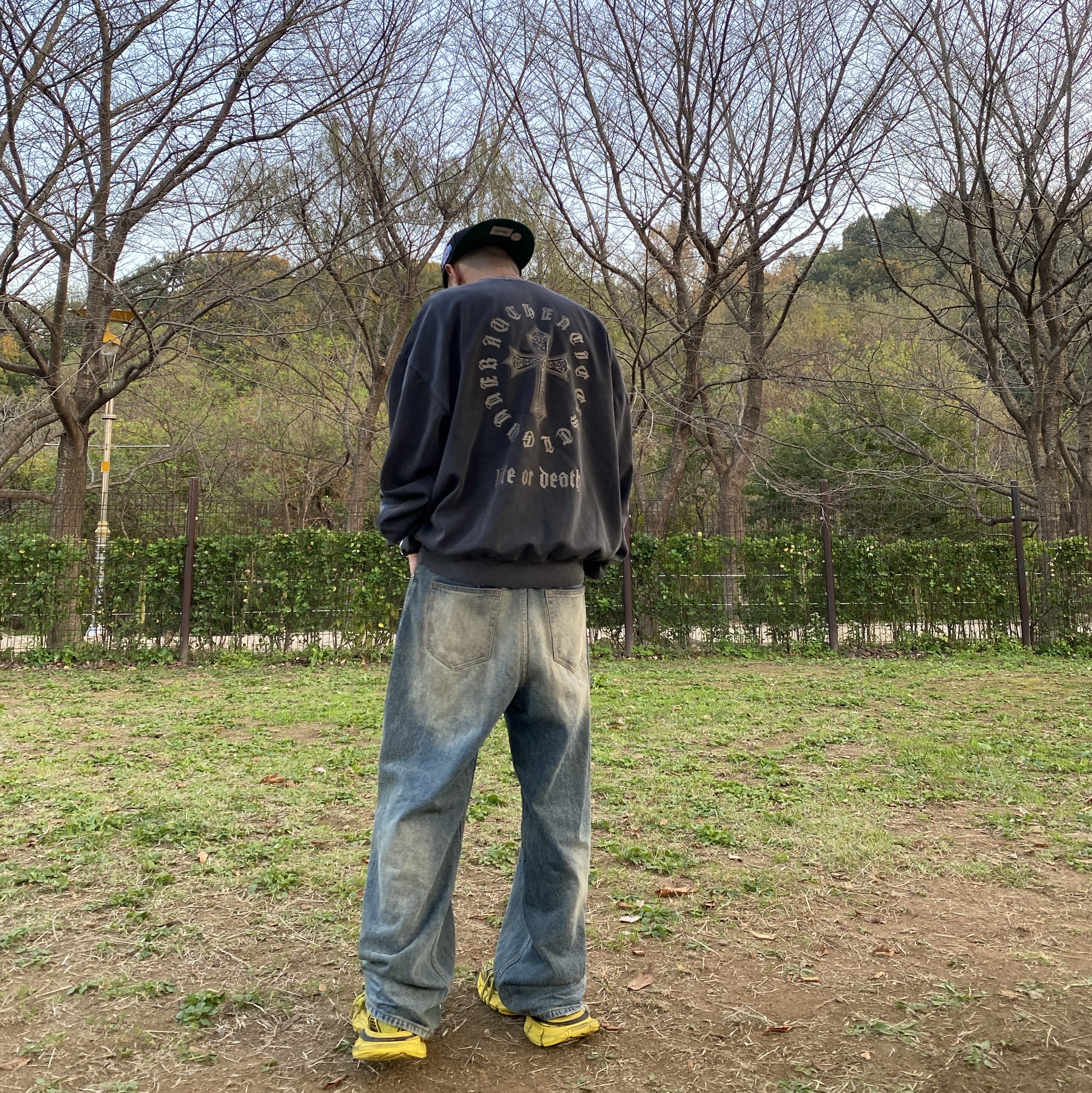 Balenciaga 3XL Sneakers Yellow Black 착용 스타일 - 2