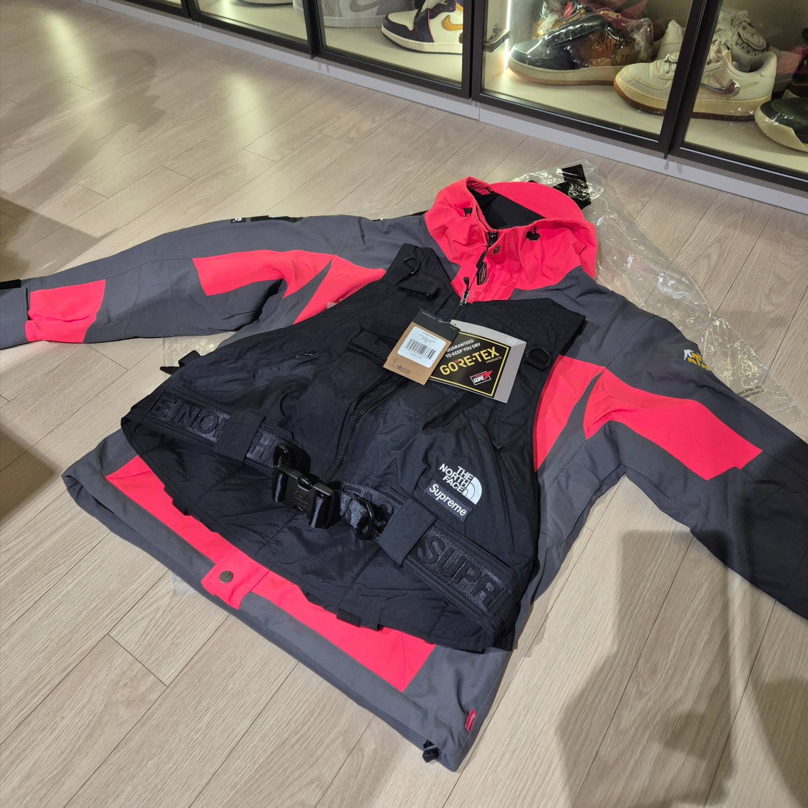 Supreme x The North Face RTG Jacket + Vest Red - 20SS 착용 스타일 - 1