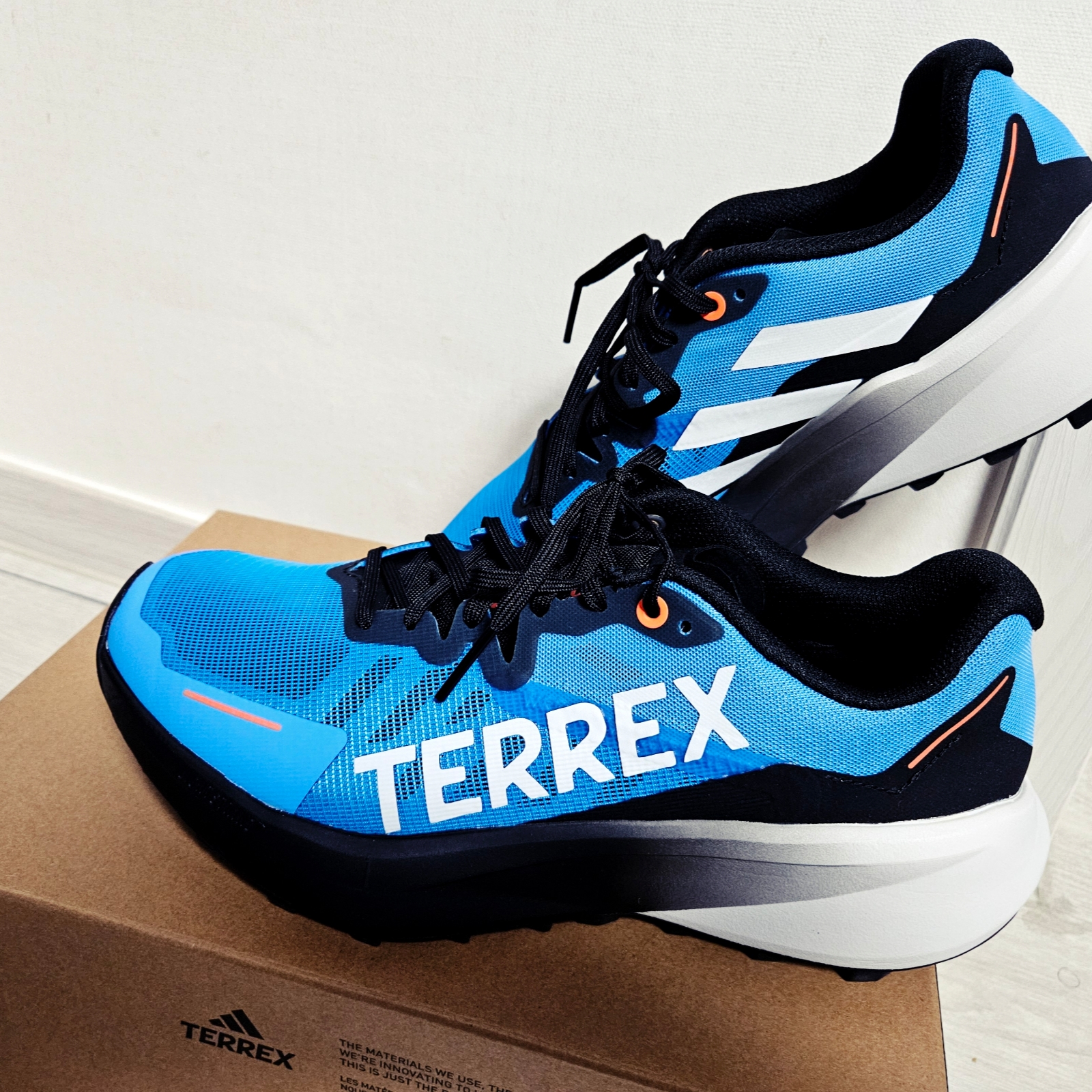 Adidas Terrex Agravic 3 Trail Pulse Blue Grey One 착용 스타일 - 1