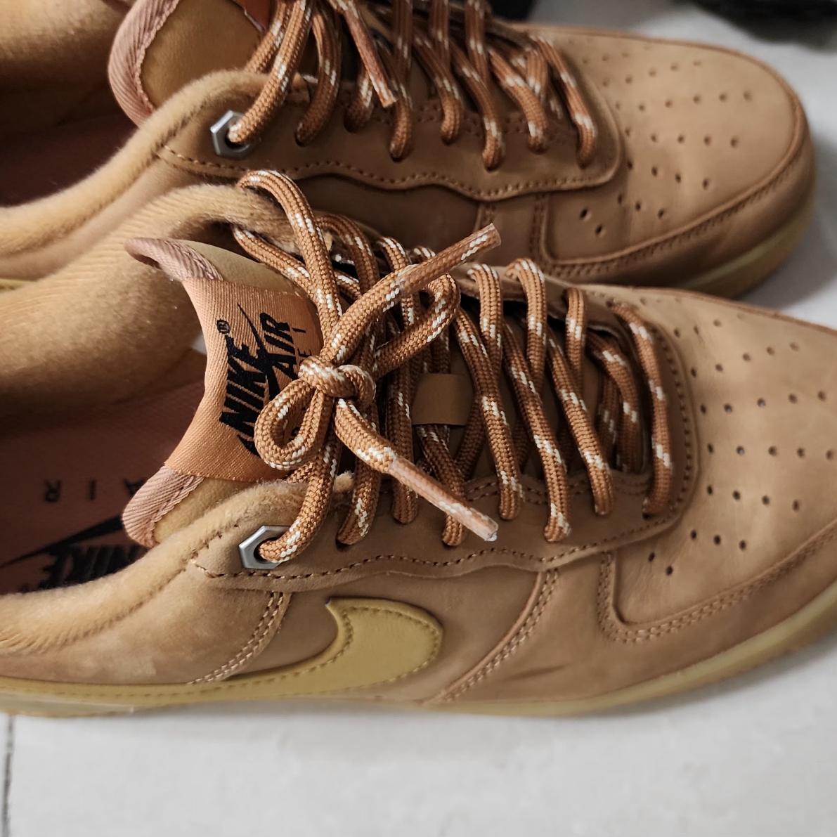 Nike Air Force 1 '07 WB Flax 착용 스타일