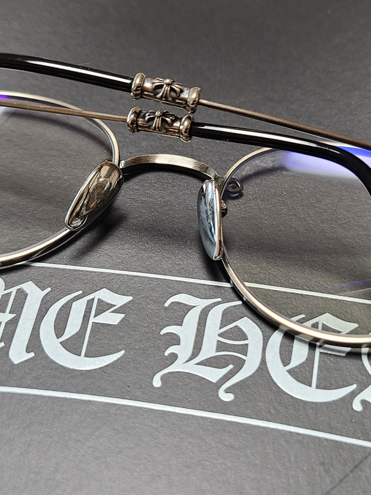 Chrome Hearts Bubba-A Antique Silver Black Plastic, Alexander McQueen Skull Leather Bracelet Black 착용 스타일 - 6